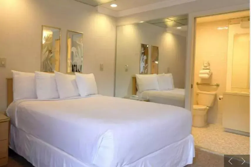 Bed in Commack Inn Bed in Commack Inn