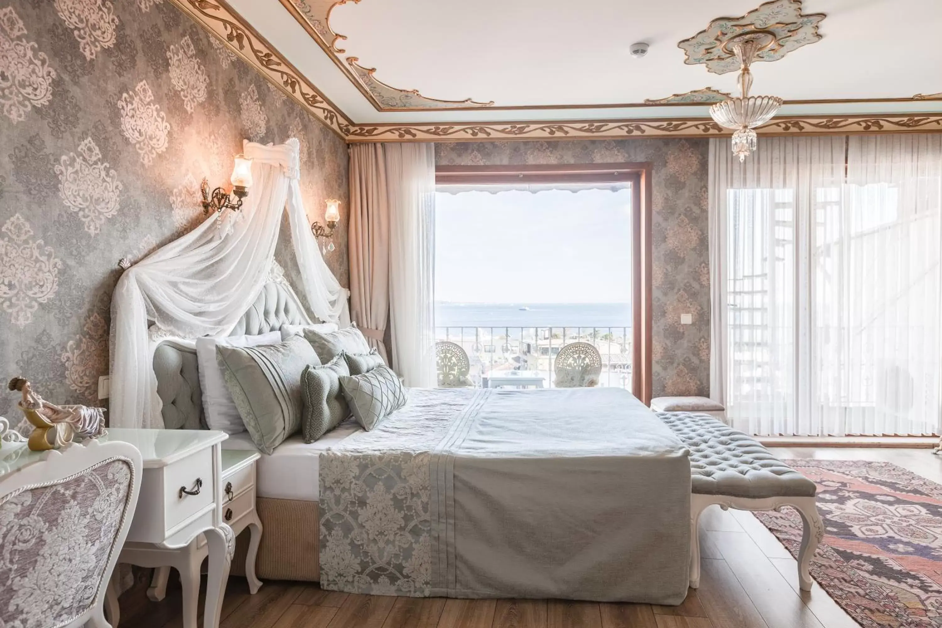 Sea view in Romantic Hotel Istanbul