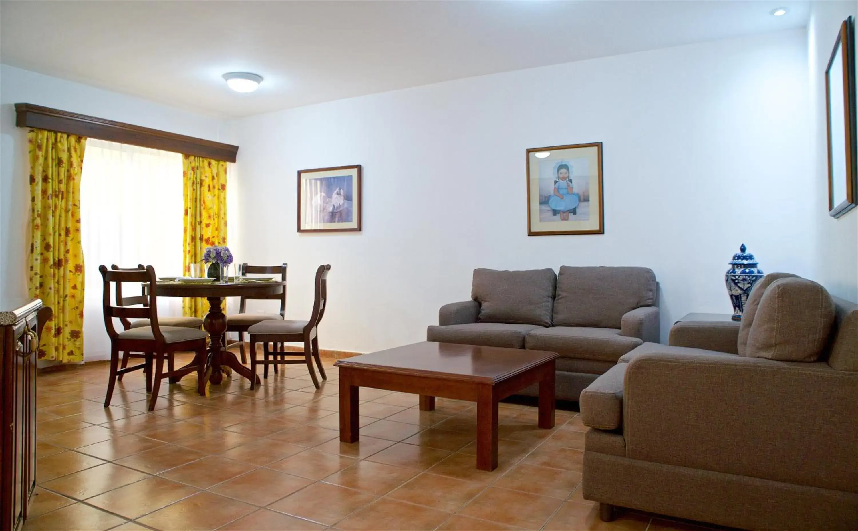 Living room, Seating Area in Best Western Saltillo