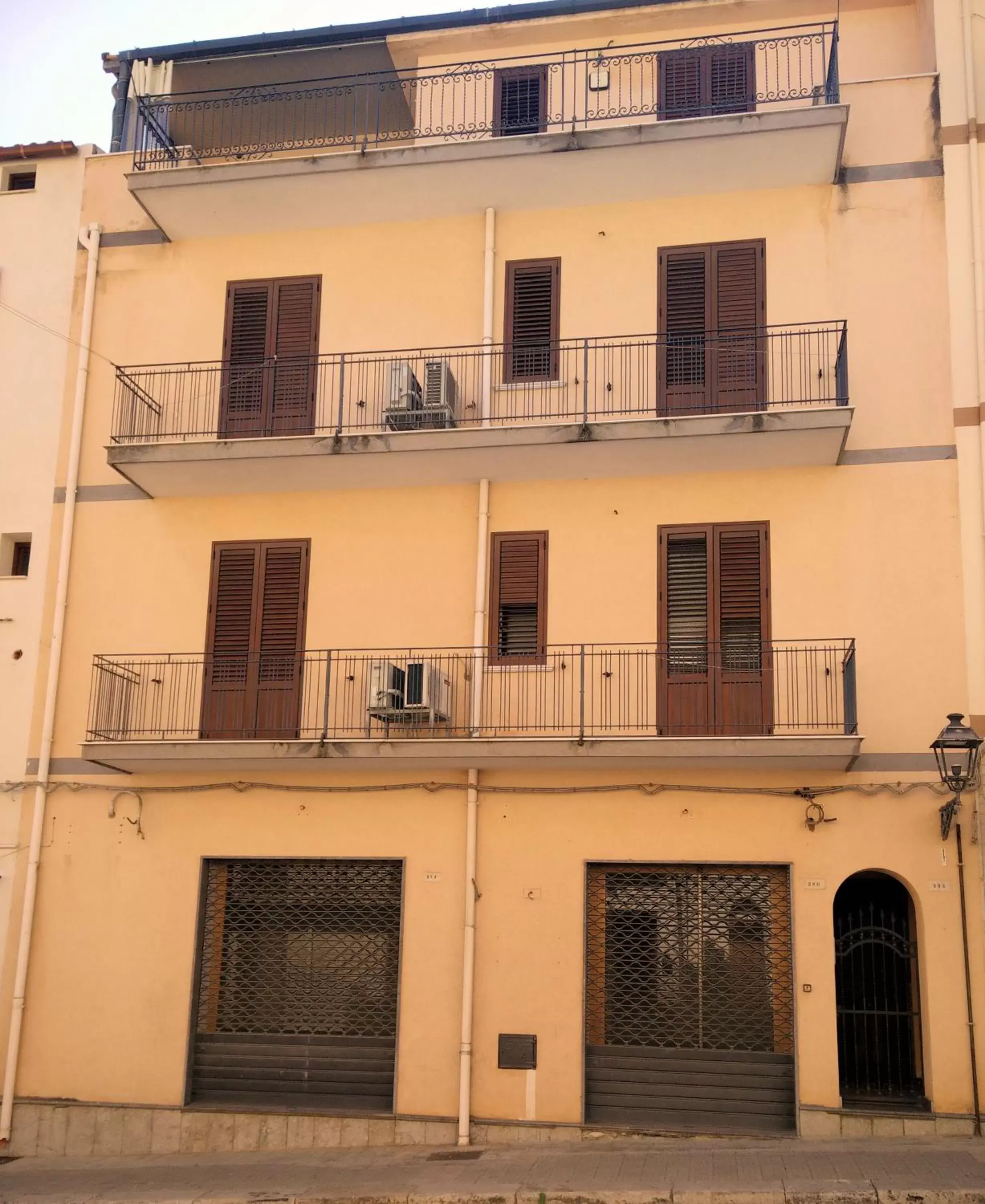 Facade/entrance, Property Building in Locanda Scirocco