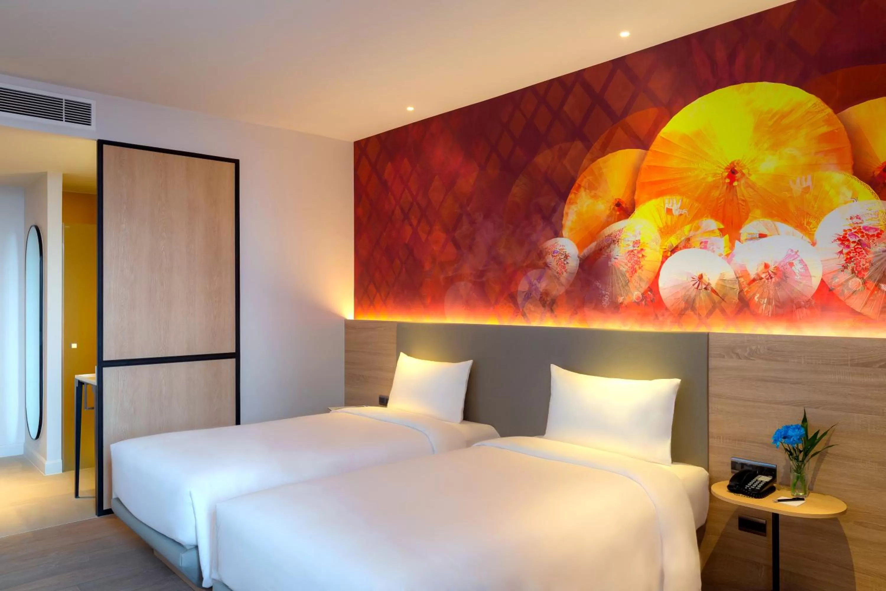 Bed in ibis Styles Bangkok Ratchada