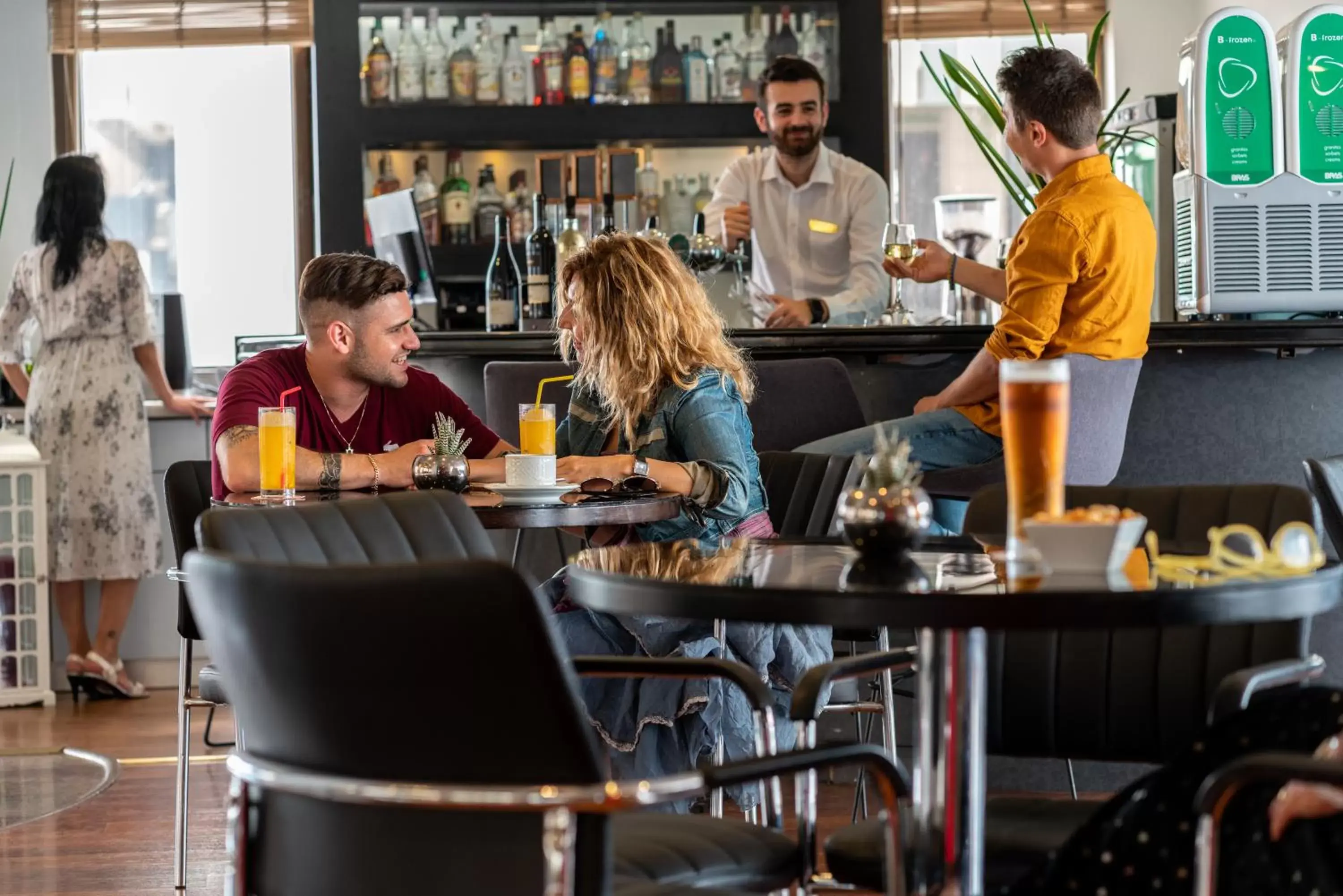Lounge or bar in Leonardo Beach Tel Aviv