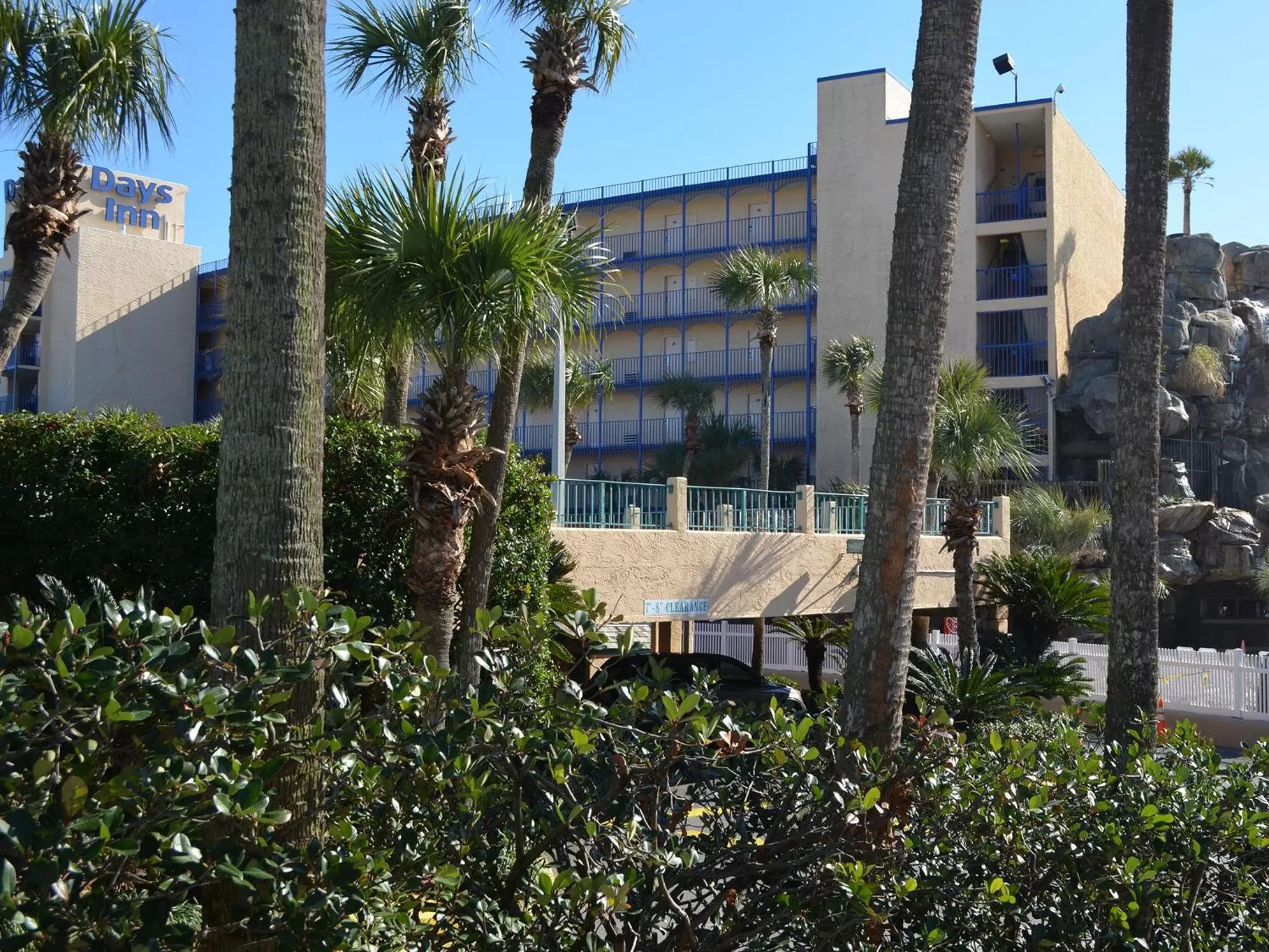 Facade/entrance in Days Inn by Wyndham Panama City Beach Beachfront Resort