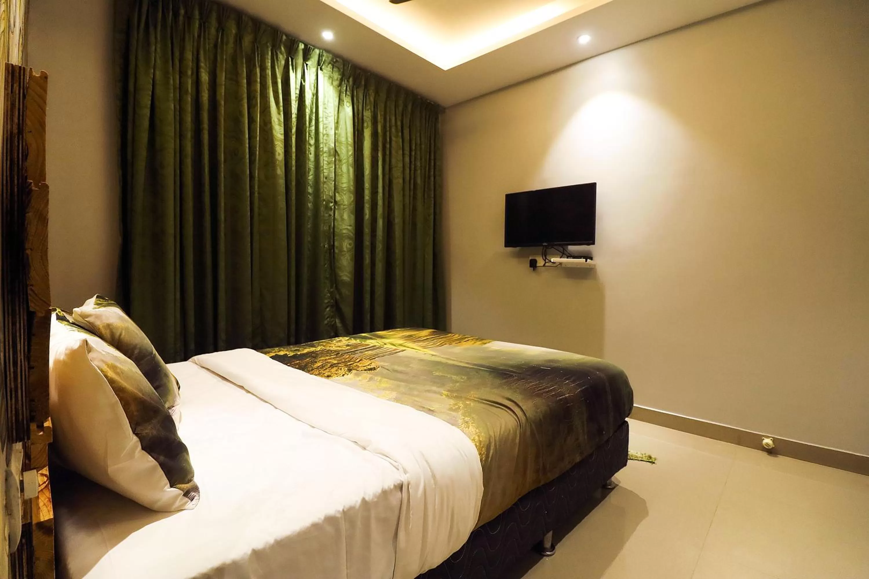 Bed in Hotel Greek Glory