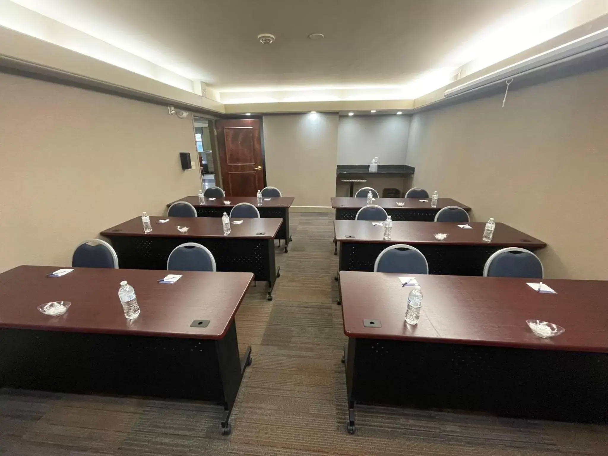 Meeting/conference room in Holiday Inn Express Cleveland Downtown, an IHG Hotel