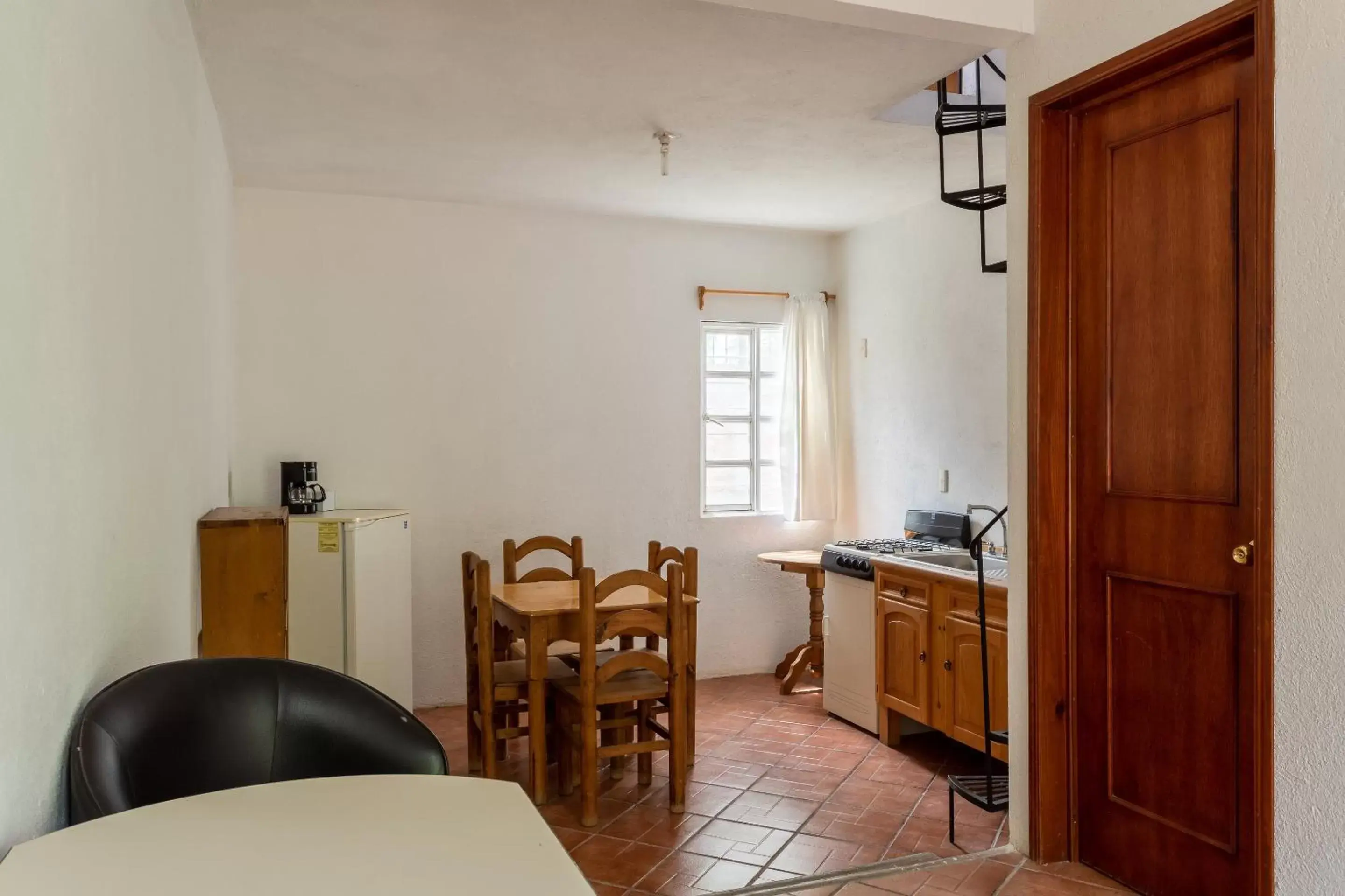 Bedroom, Kitchen/Kitchenette in Hotel Paraje Casa Blanca
