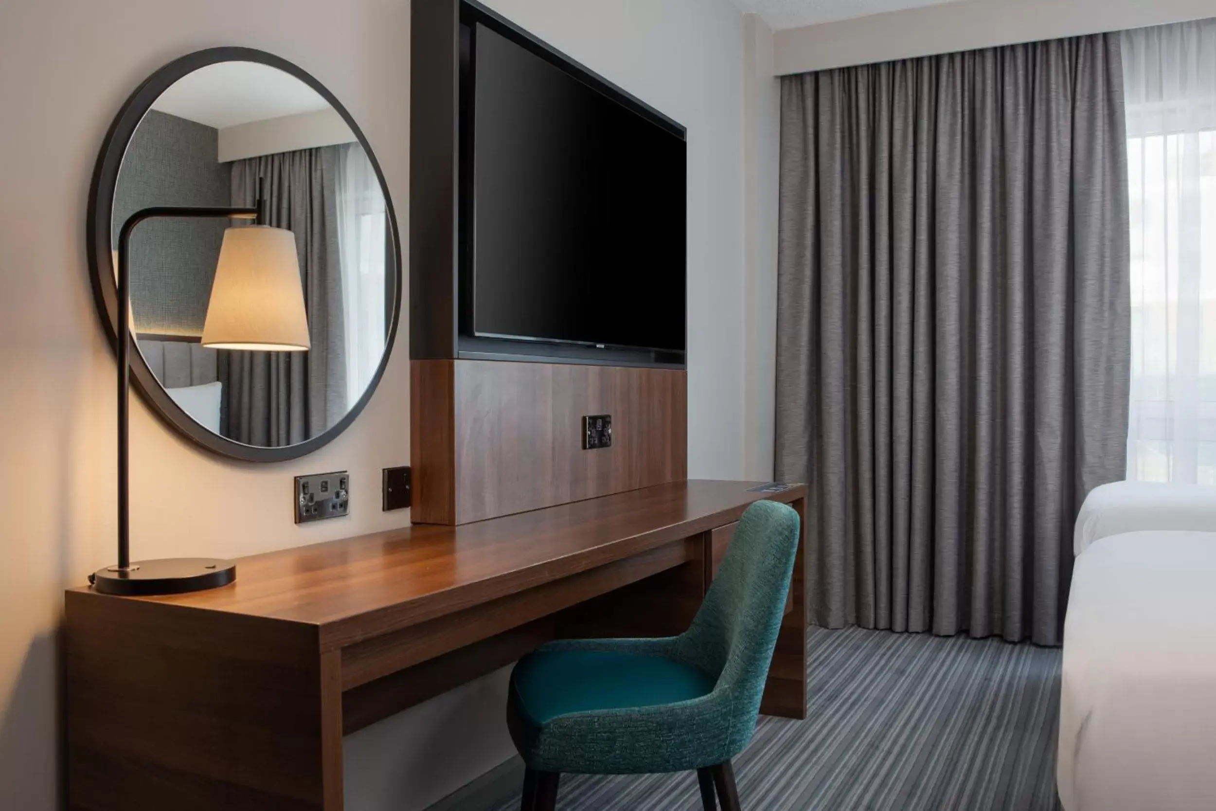 TV and multimedia, TV/Entertainment Center in DoubleTree by Hilton London Chelsea