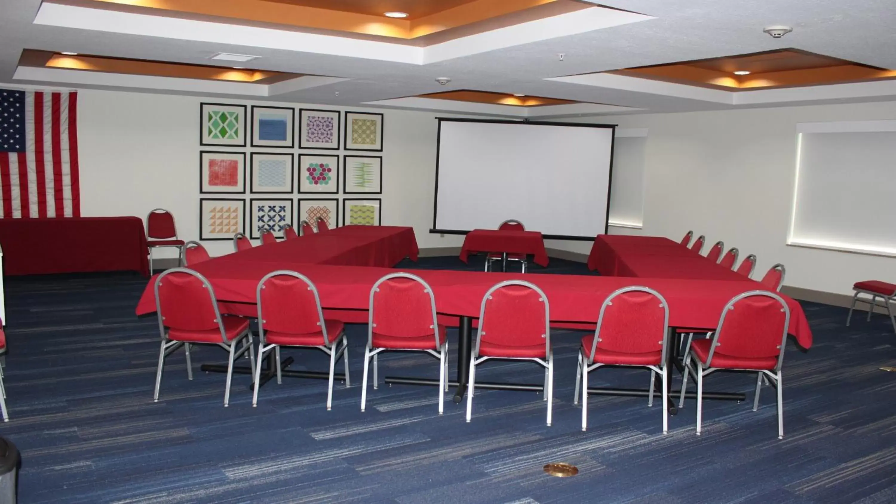 Meeting/conference room in Holiday Inn Express Orlando - South Davenport, an IHG Hotel