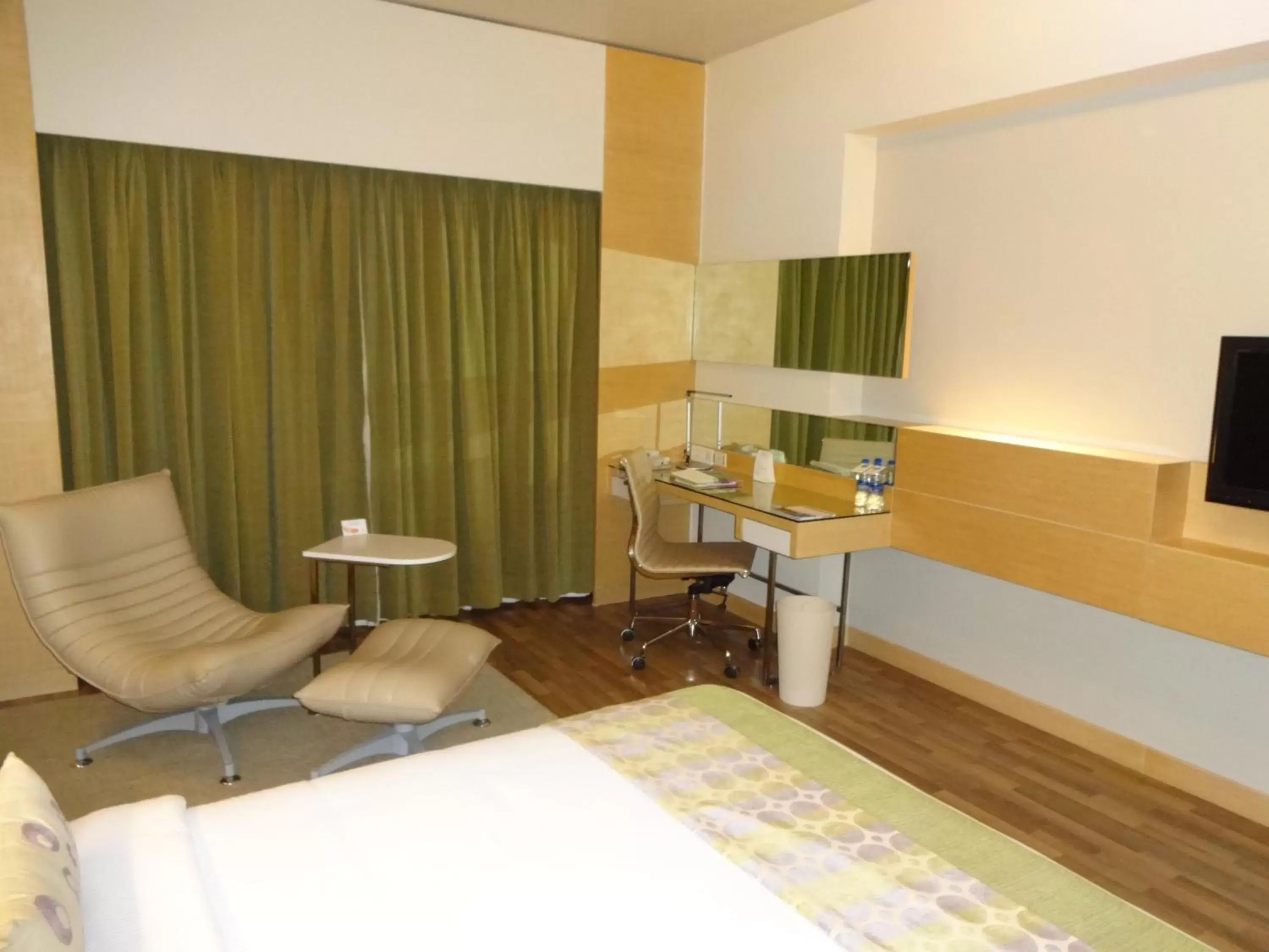 Bed in The Raintree, Anna Salai Bed in The Raintree, Anna Salai