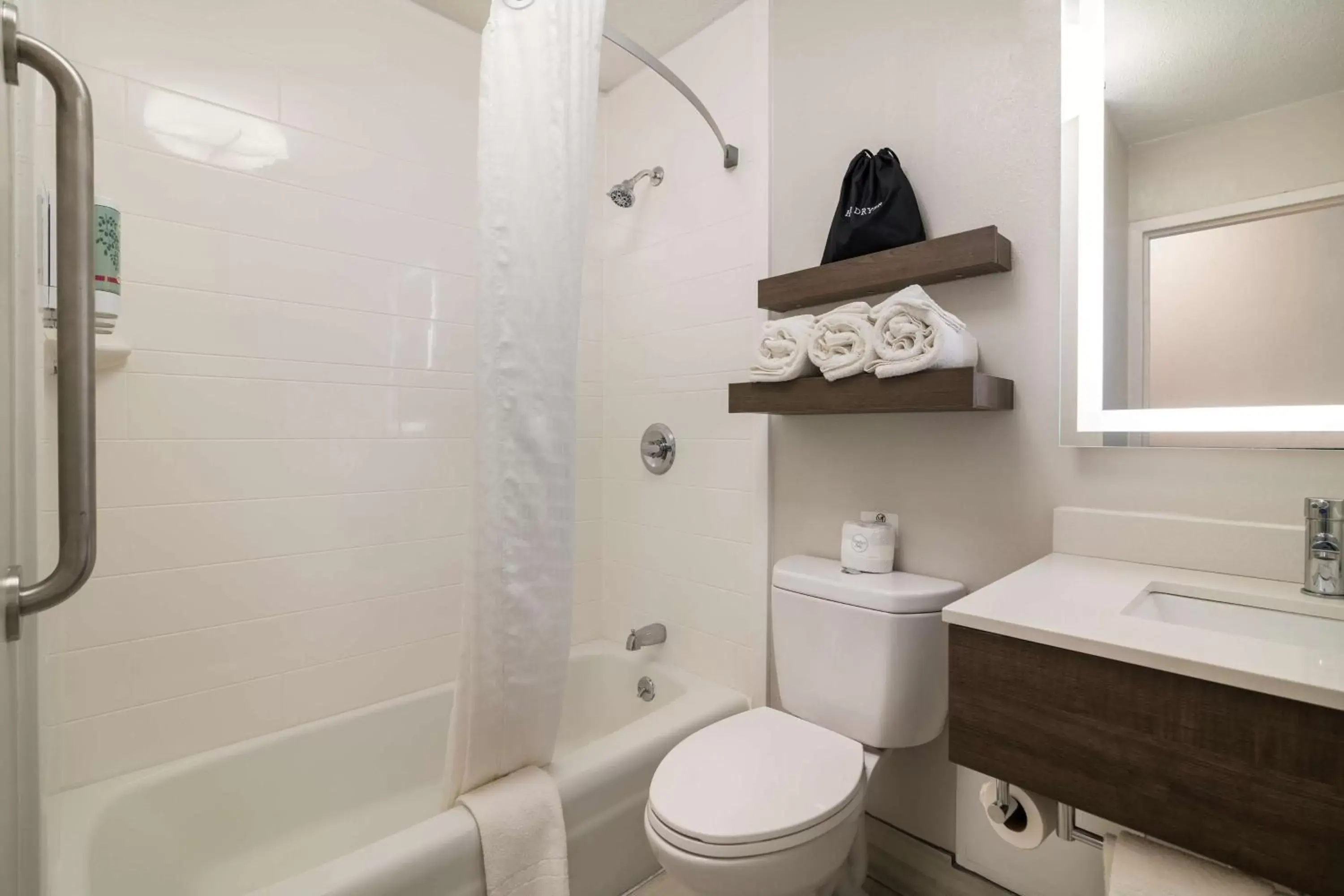 Bathroom in Best Western Plymouth Inn-White Mountains