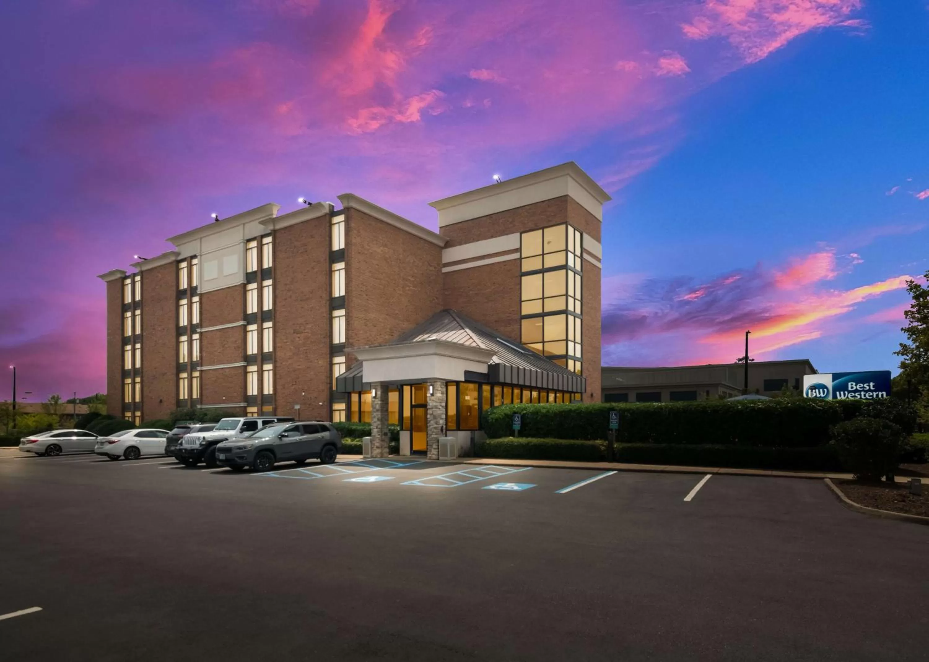 Property building in Best Western Hampton Coliseum Inn