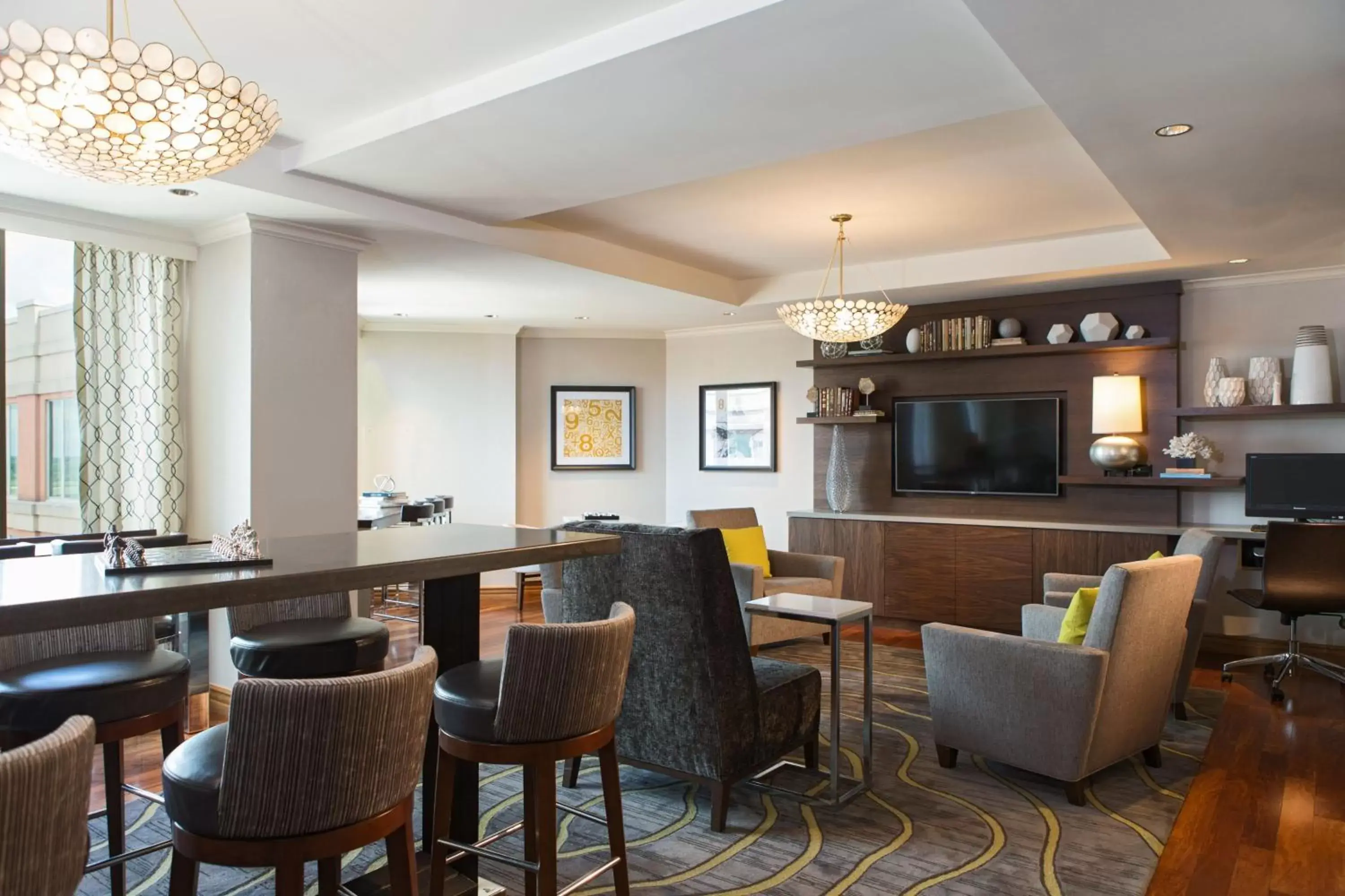 Lounge or bar, Restaurant/Places to Eat in Renaissance Tampa International Plaza Hotel
