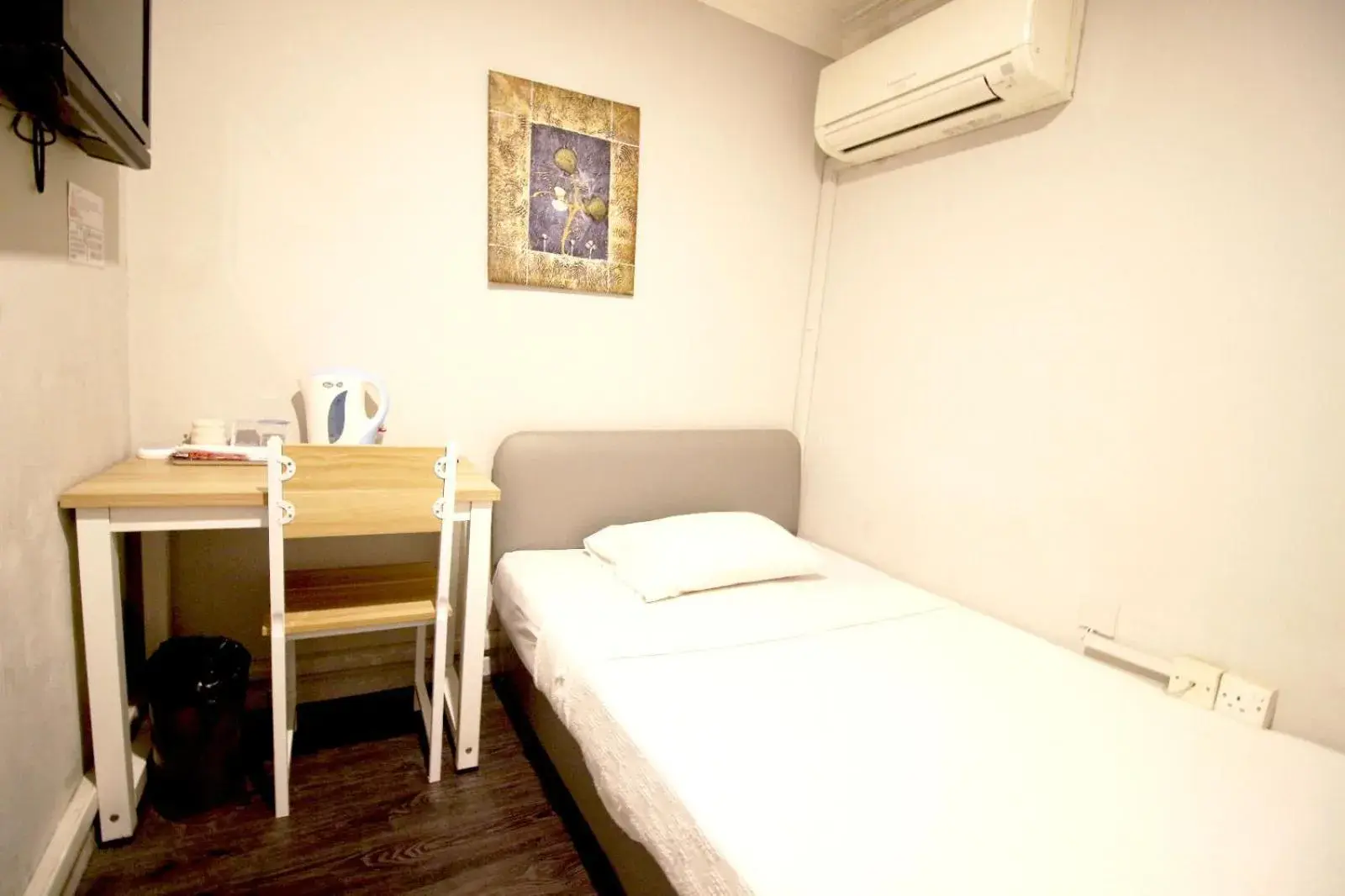Bed in Aliwal Park Hotel