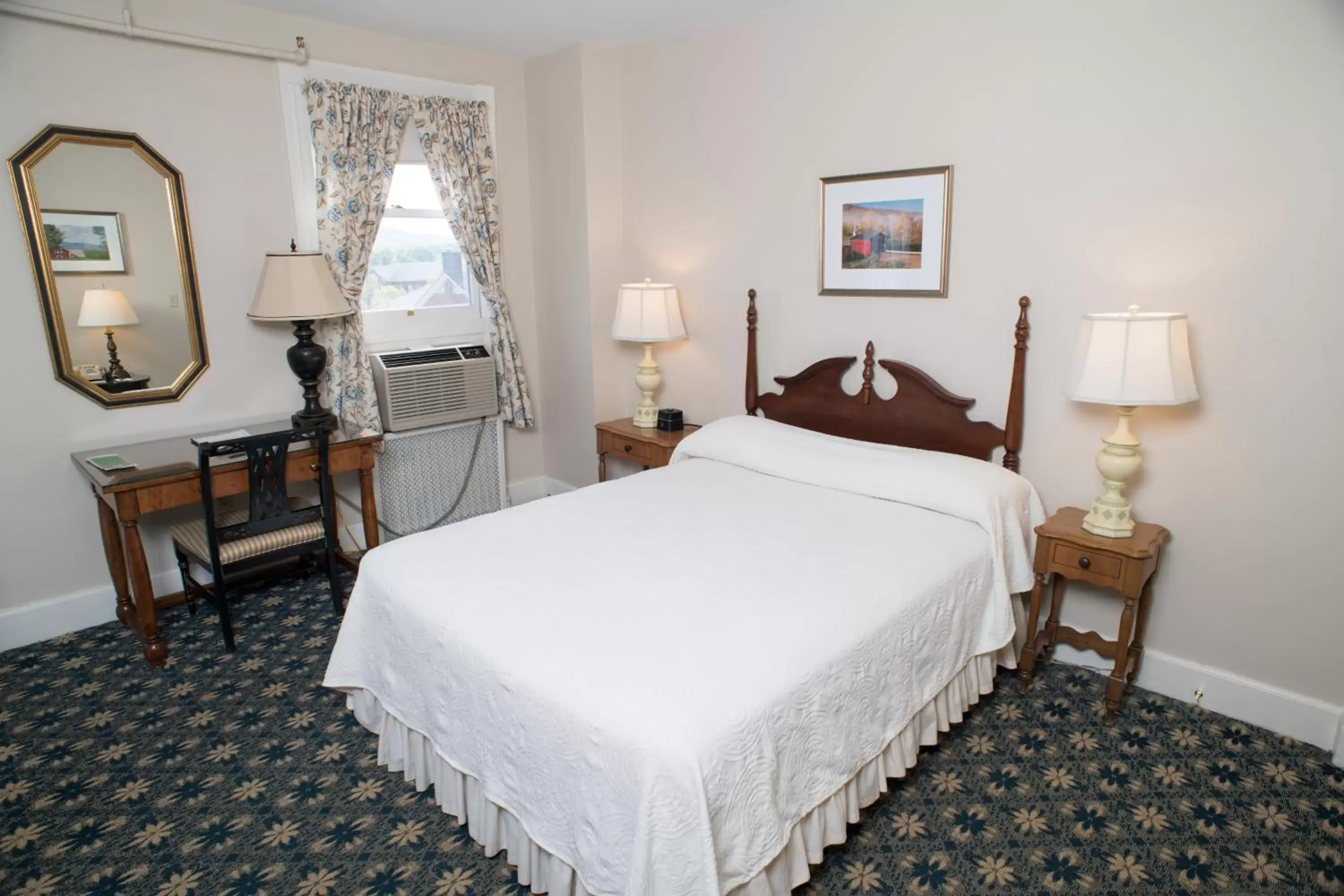 Bed in Middlebury Inn