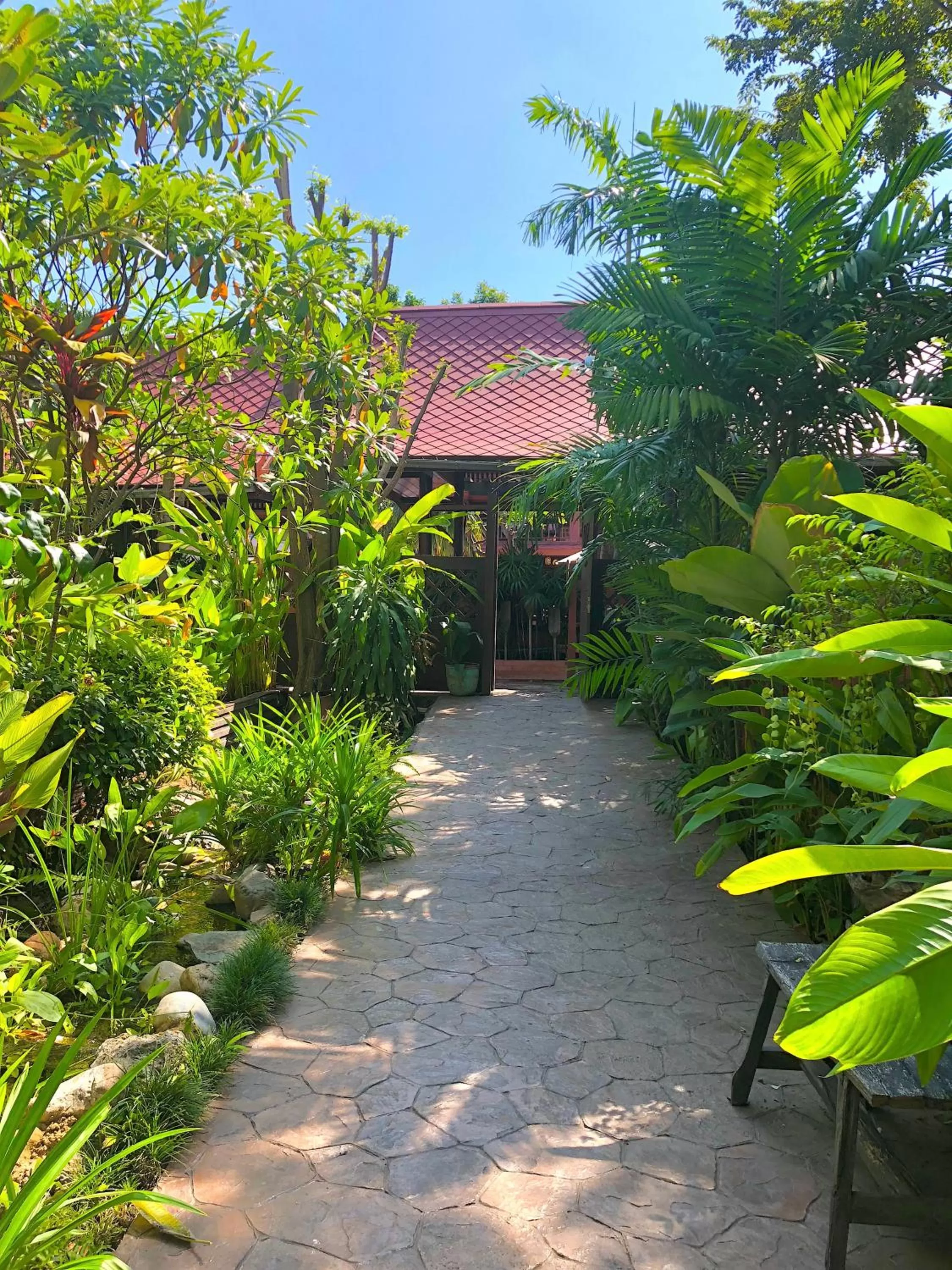 Garden in Ruenkanok Thaihouse Resort