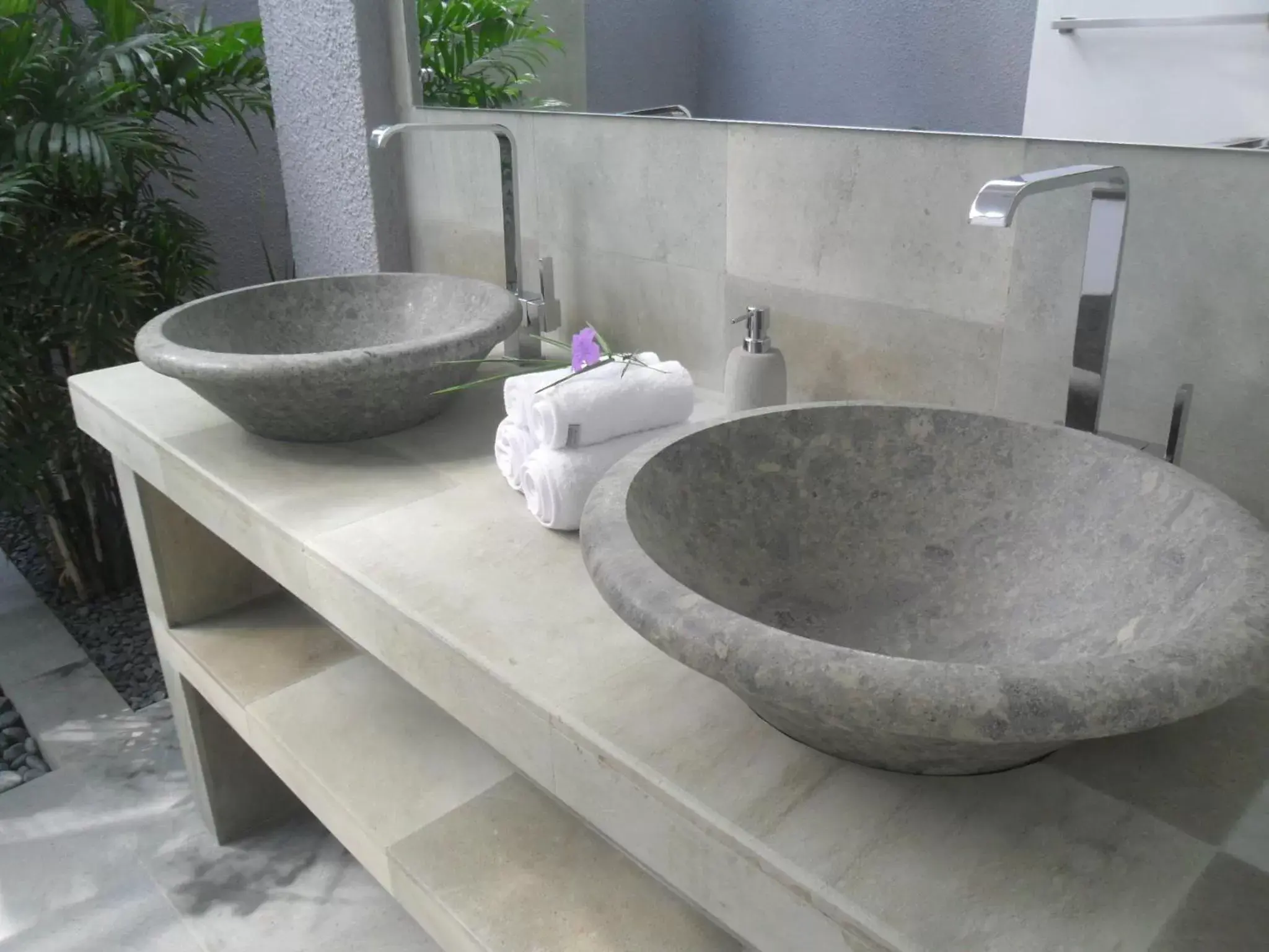 Bathroom in Ju'Blu Hotel