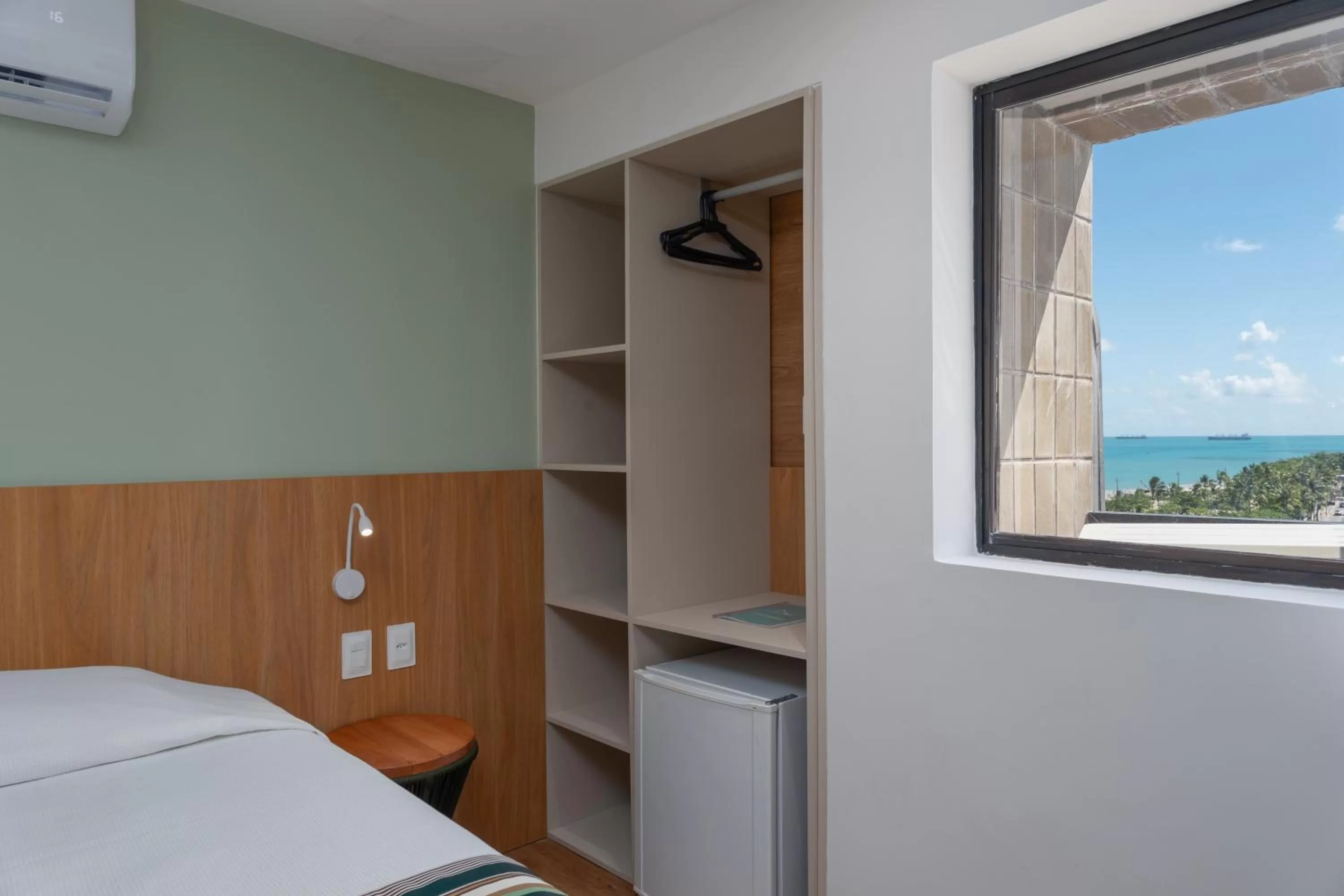 Bedroom, Bed in Vistamar Hotel