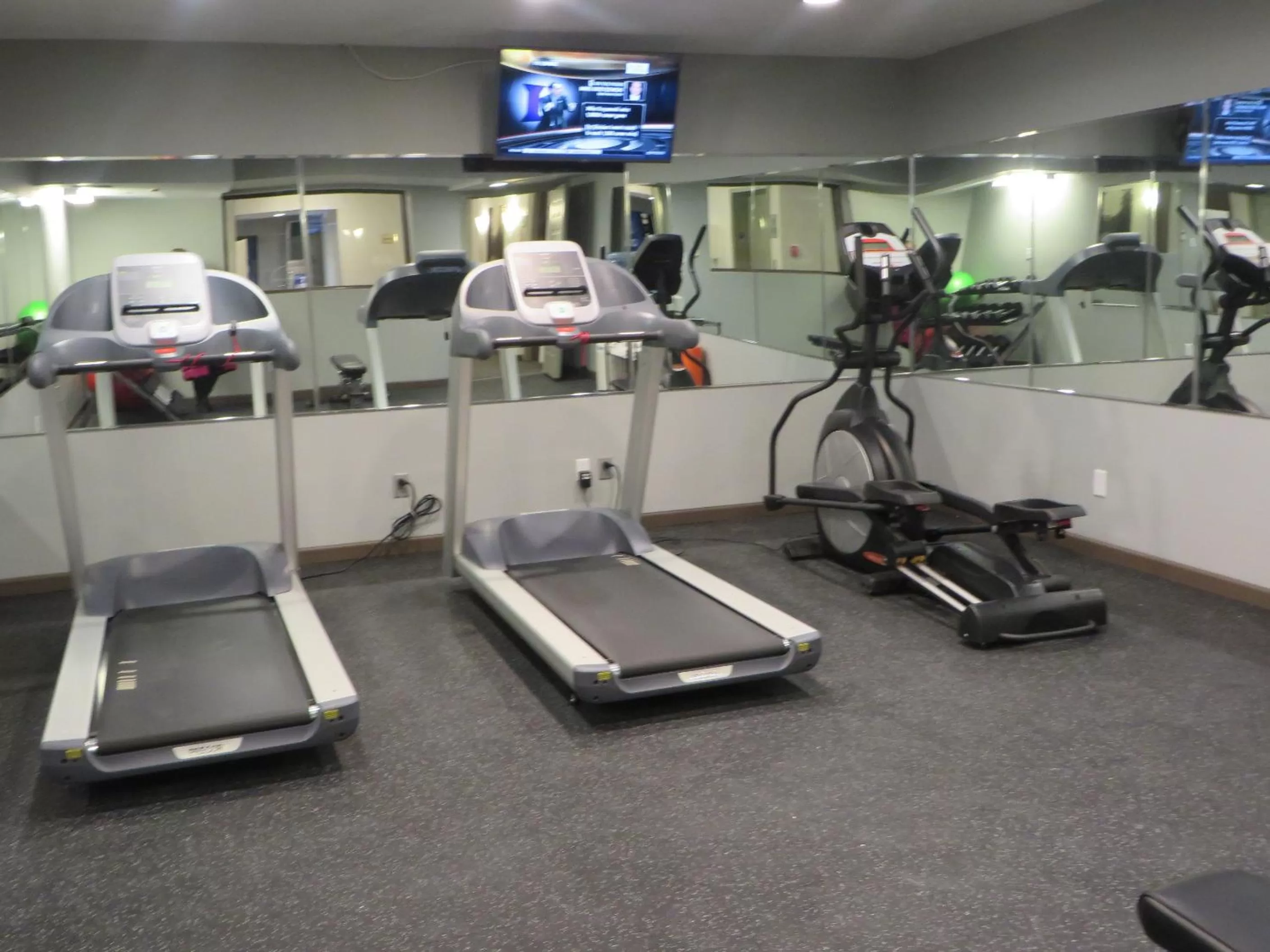 Fitness centre/facilities in Ivy Court Inn and Suites