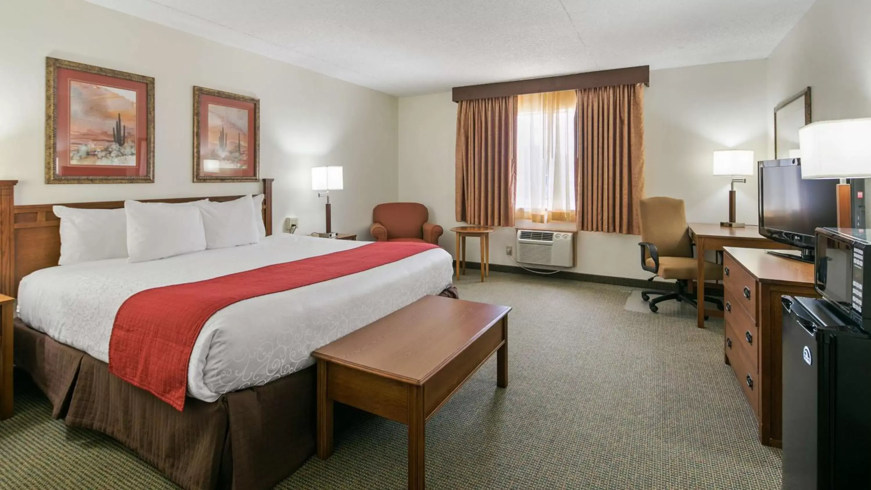 Photo of the whole room, Bed in Best Western La Grande Hacienda Photo of the whole room, Bed in Best Western La Grande Hacienda