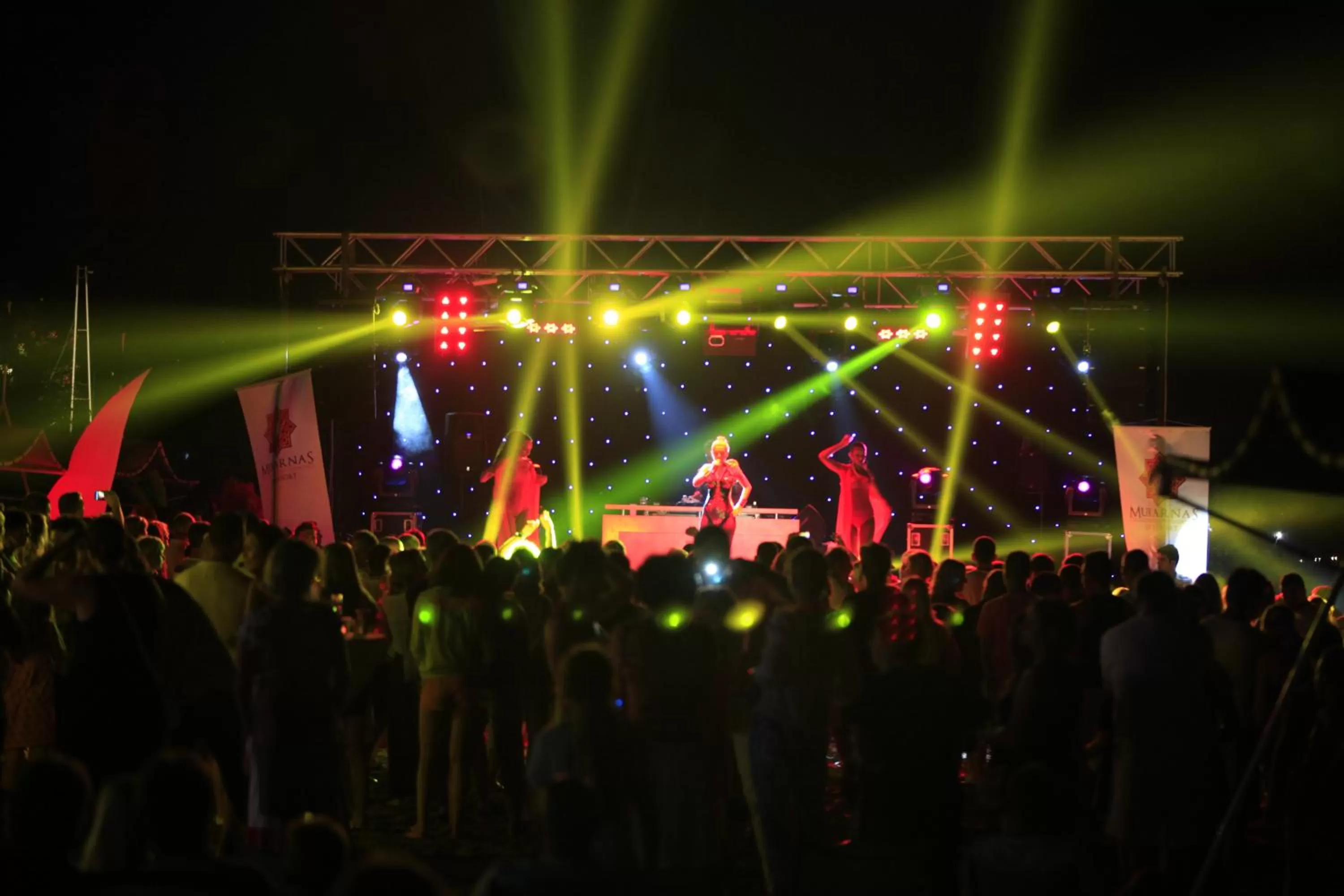 Evening entertainment in Mukarnas Spa & Resort Hotel