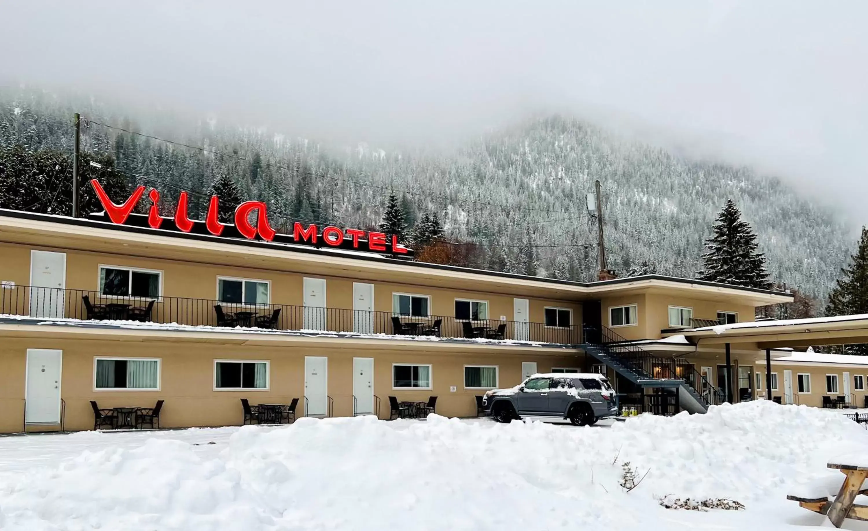 Property building, Winter in Villa Motel