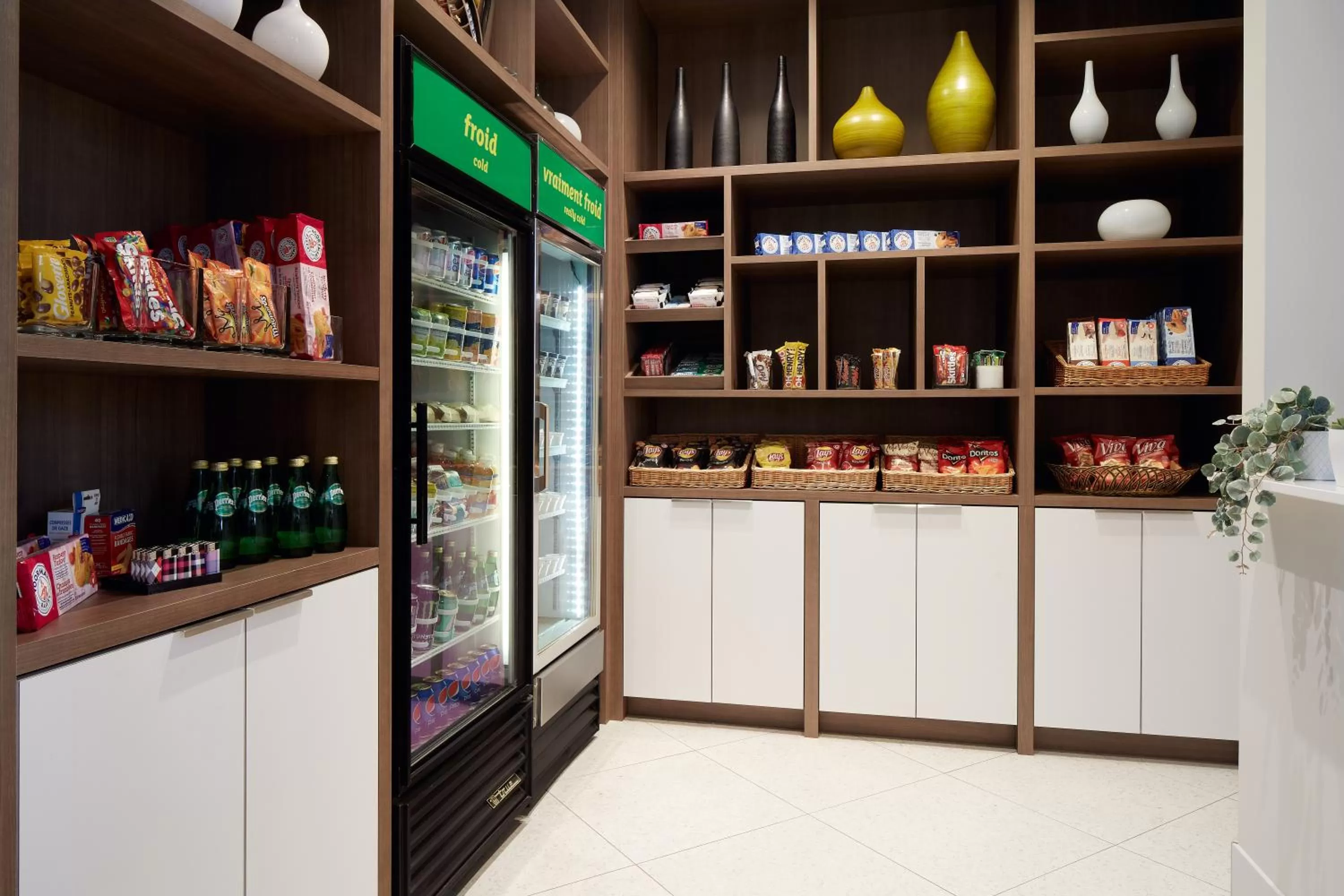 Lobby or reception in Holiday Inn & Suites Montreal Airport by IHG