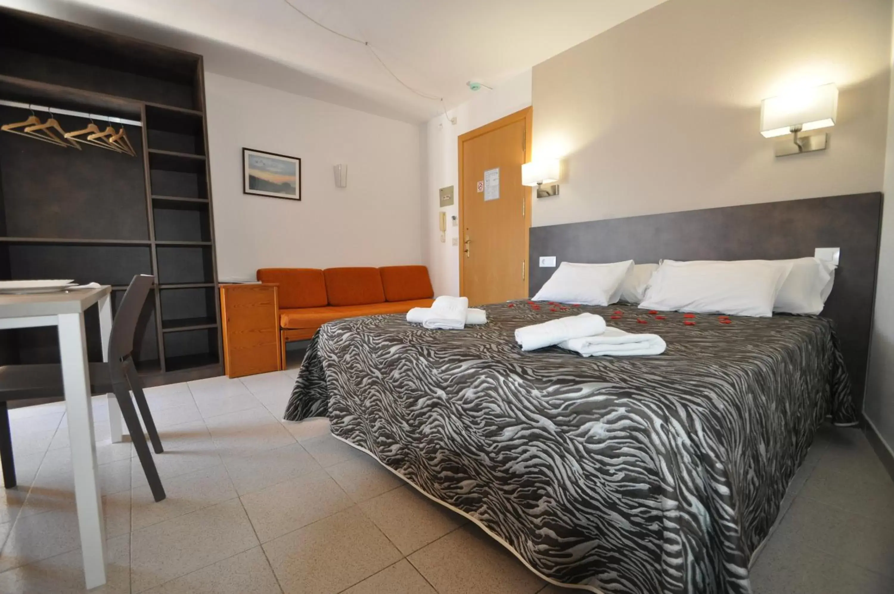 Bedroom, Bed in Aparthotel Safari