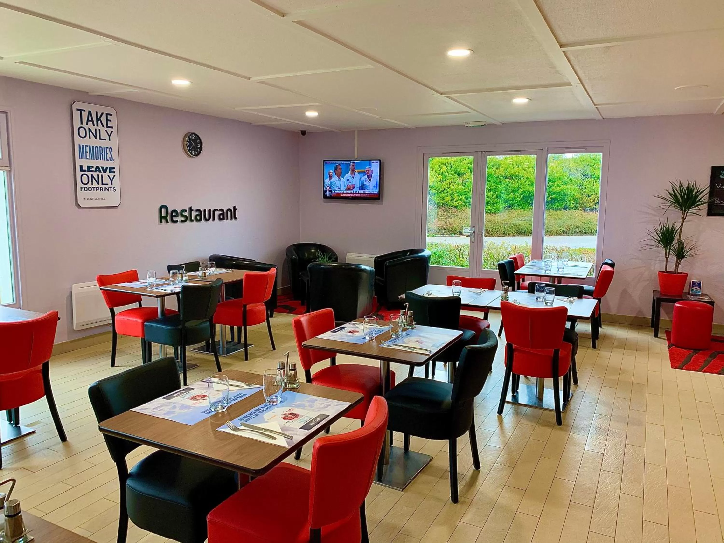 Restaurant/places to eat in KYRIAD Issoudun