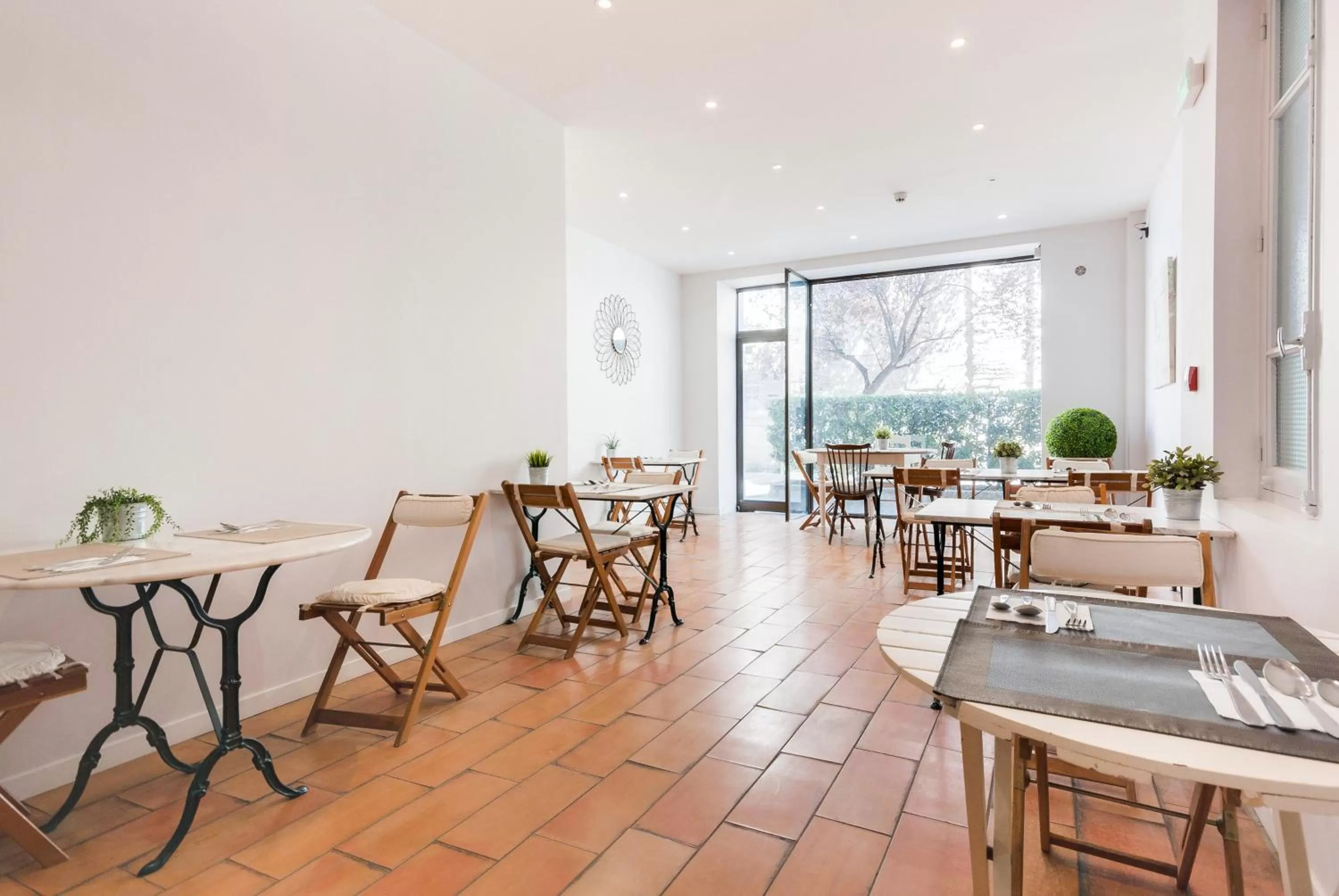 Dining area in Hôtel Central