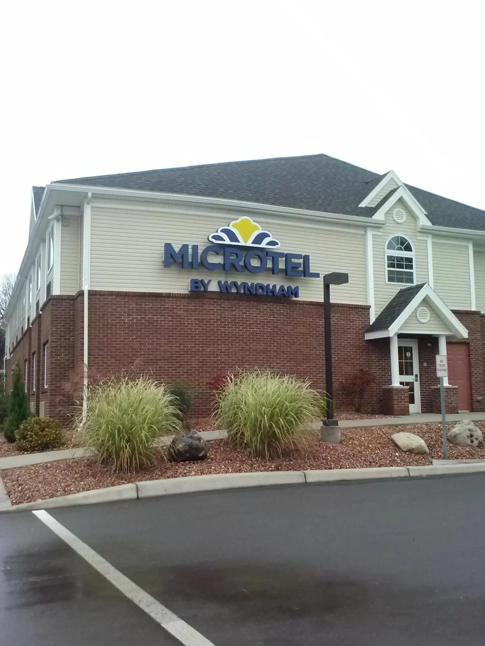 Property Building in Microtel Inn & Suites Chili/Rochester