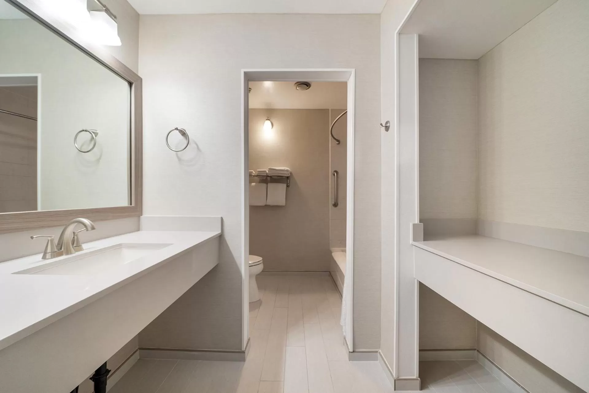 Bathroom in Casablanca Inn