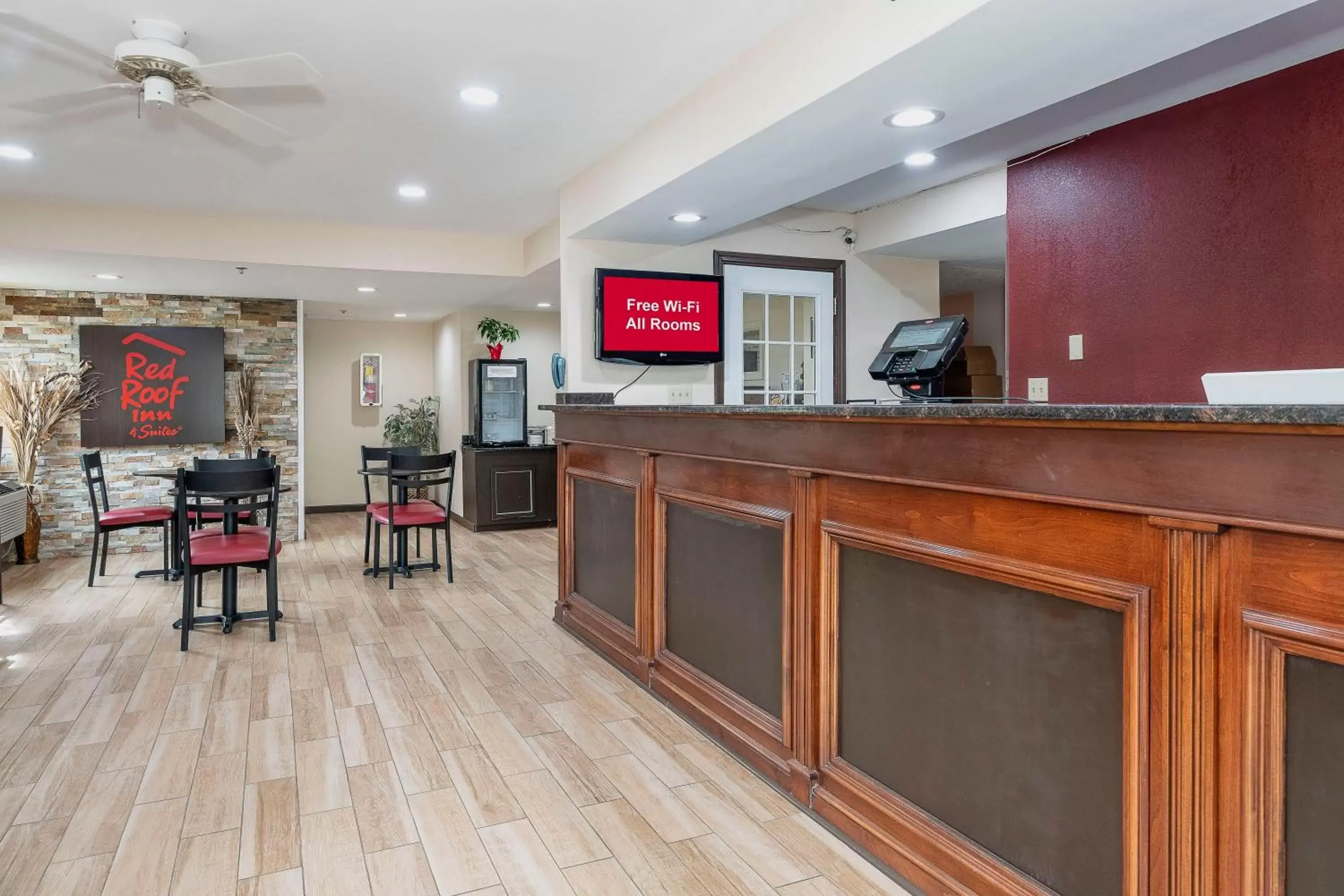 Lobby or reception, Lobby/Reception in Red Roof Inn & Suites Rome