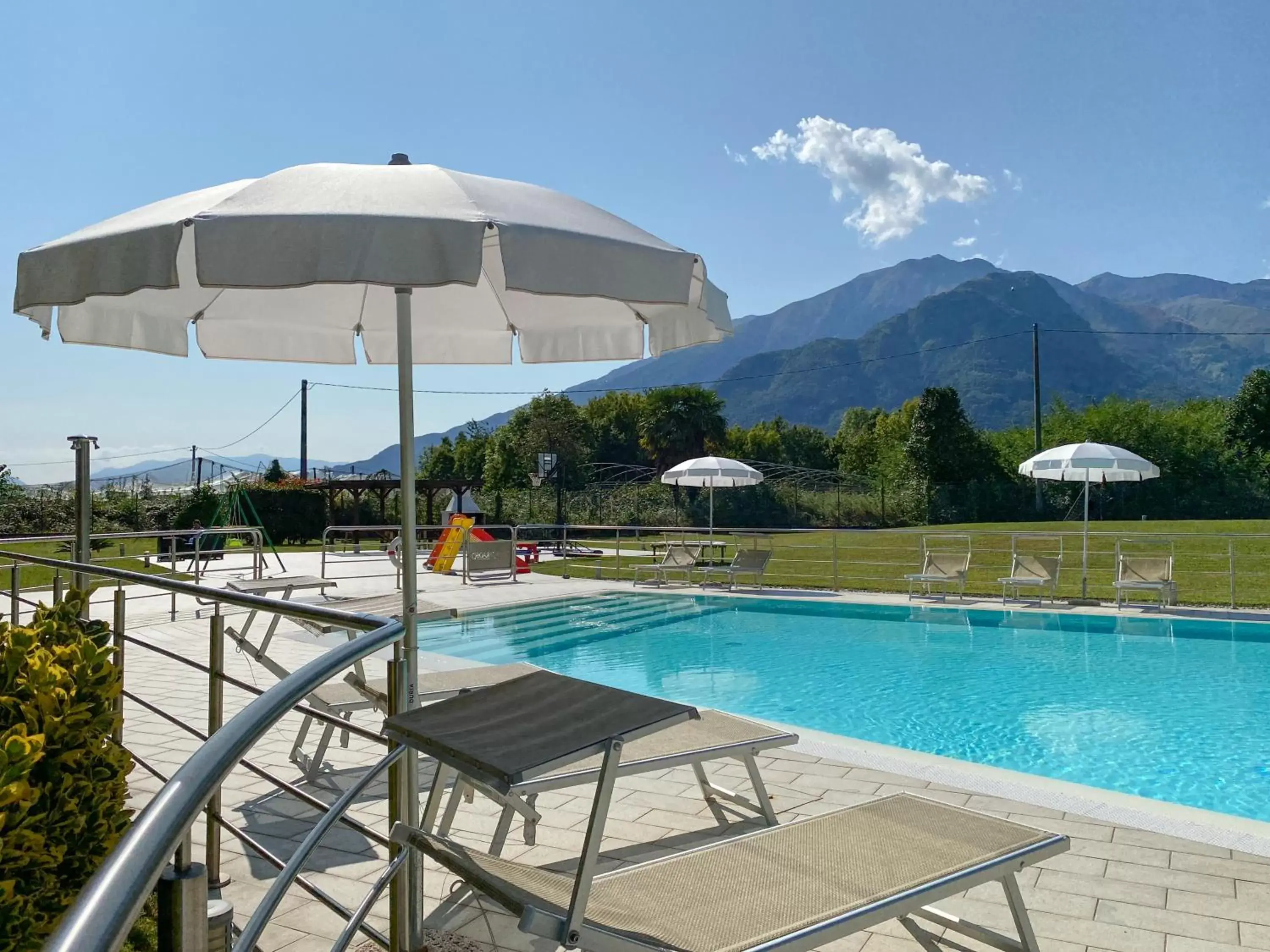 Swimming Pool in Residence Villa Paradiso