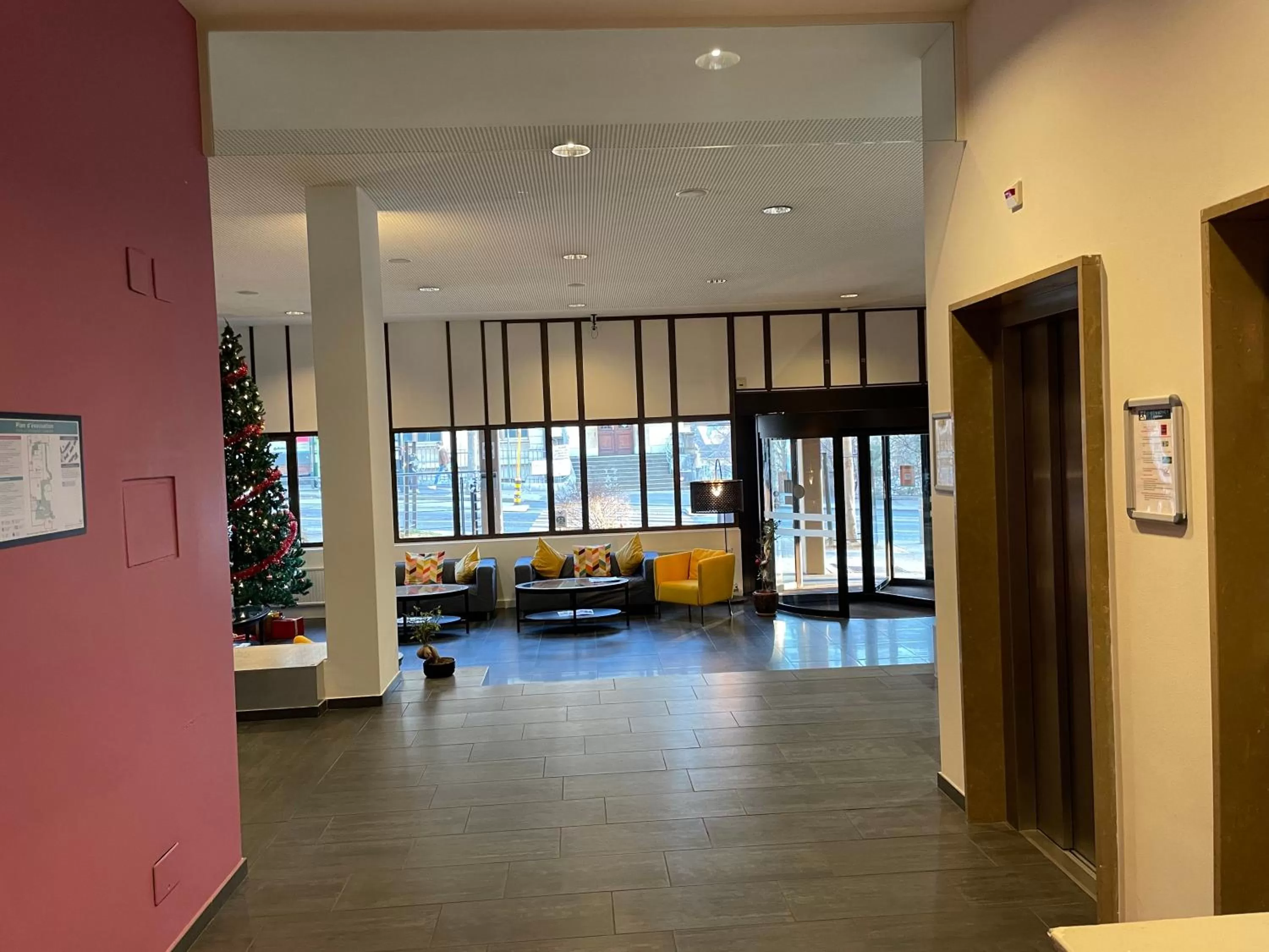 Lobby or reception in Neuchâtel City Hôtel