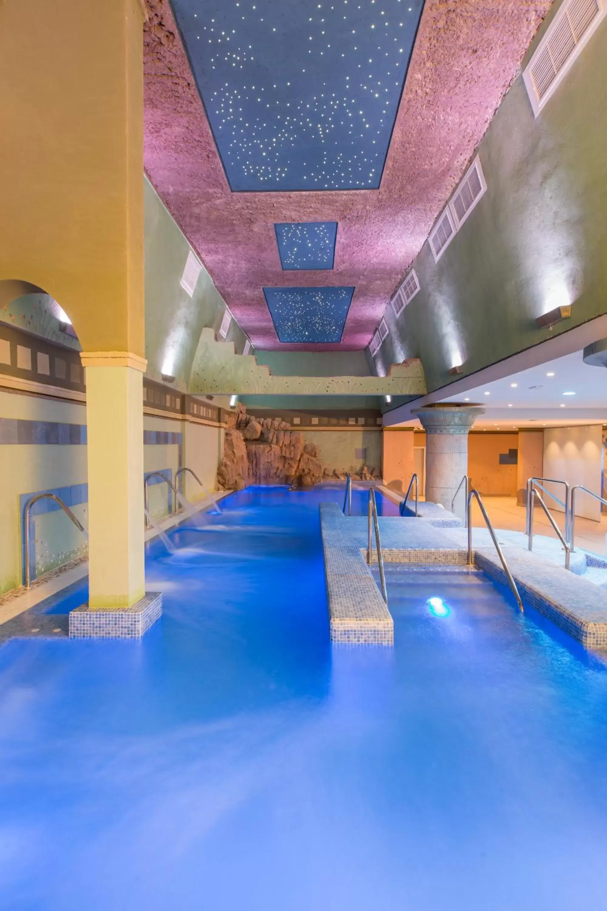 Hot Spring Bath, Swimming Pool in Grand Luxor Hotel