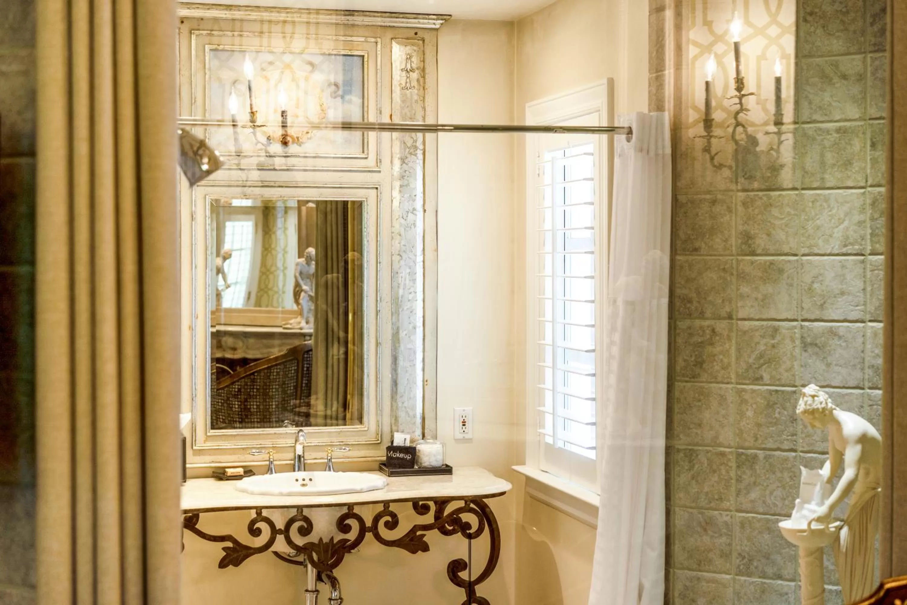 Bathroom in The Bergson, BW Signature Collection