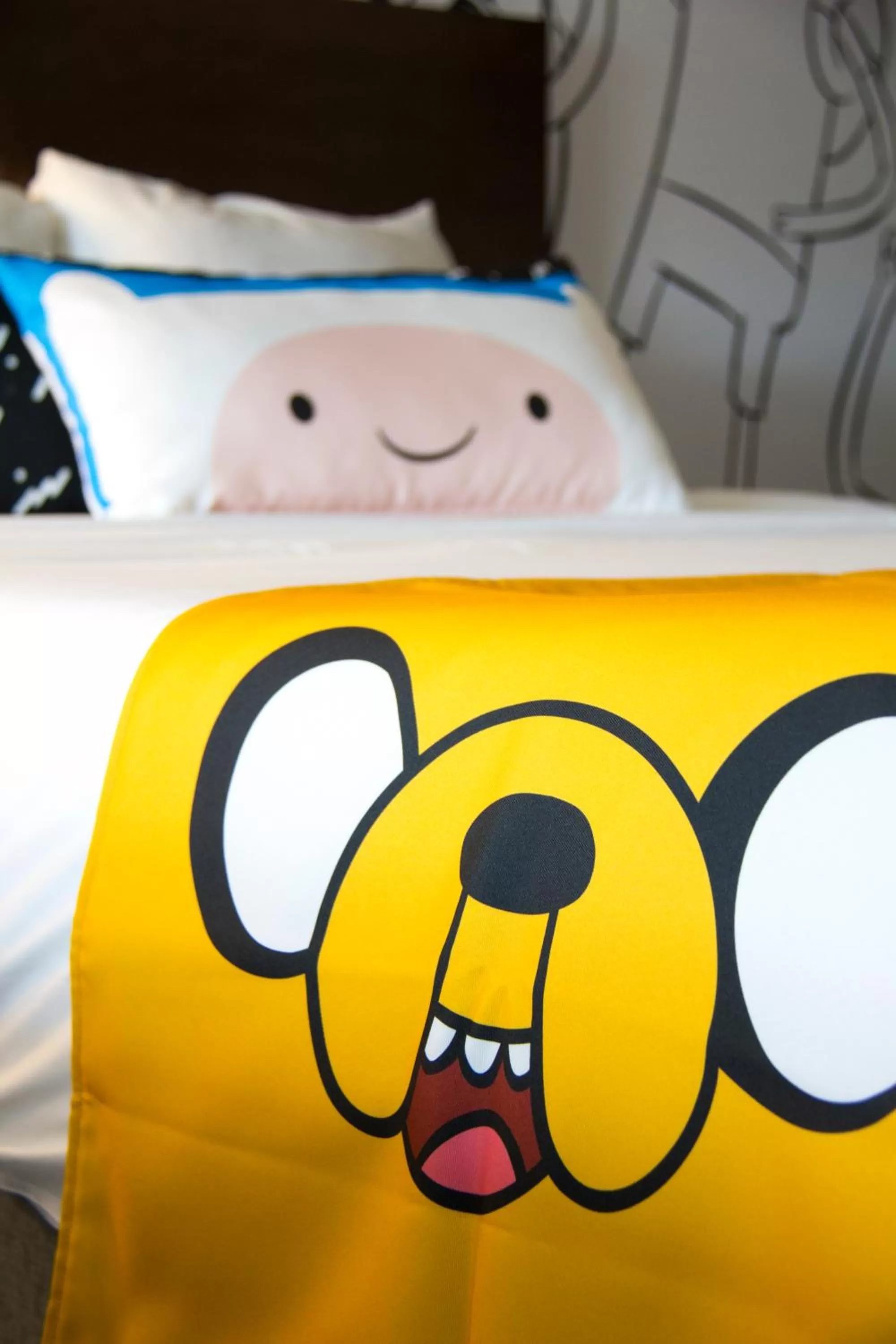 Bed in Cartoon Network Hotel