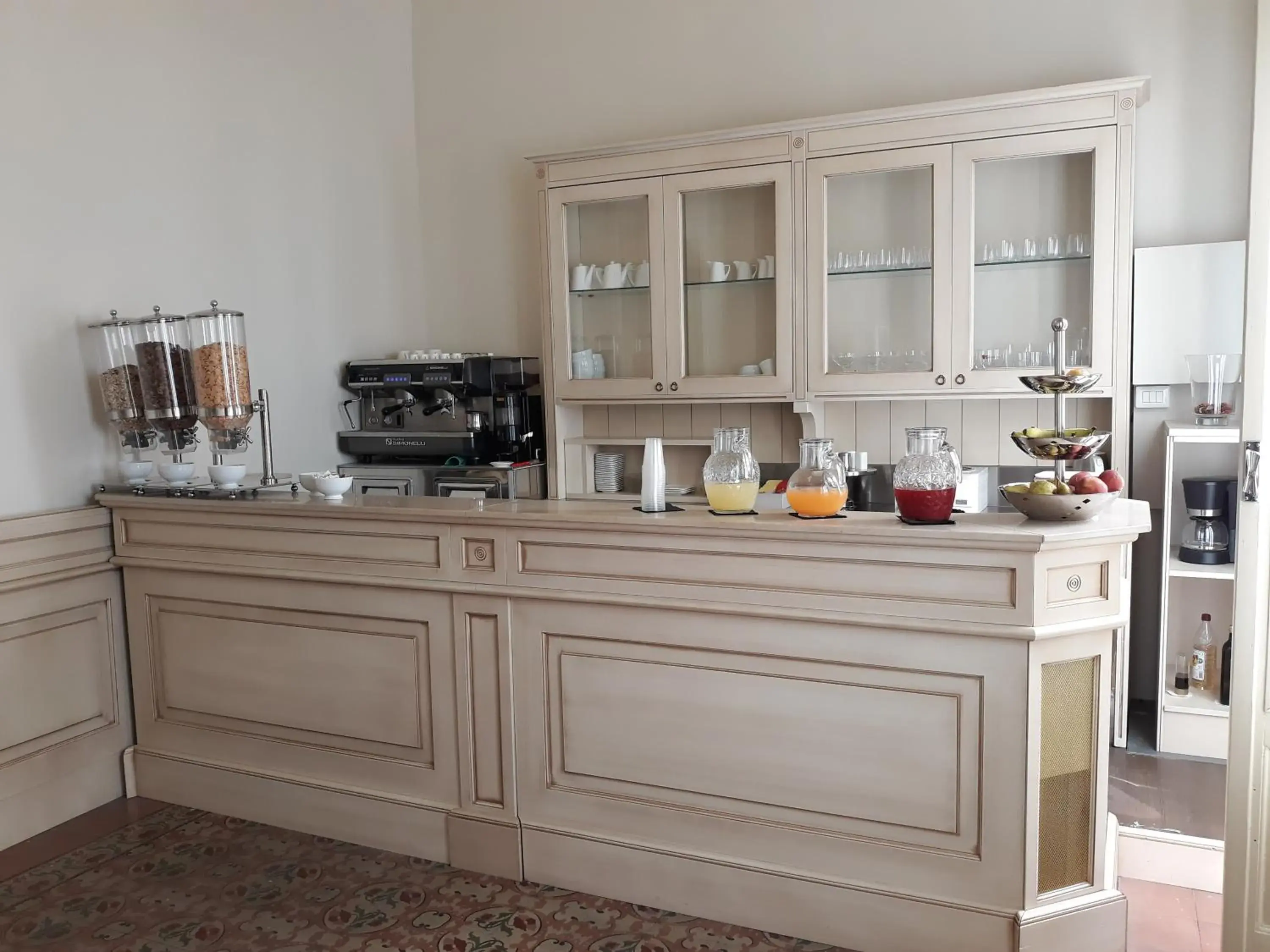 Breakfast, Kitchen/Kitchenette in Umberto House Catania