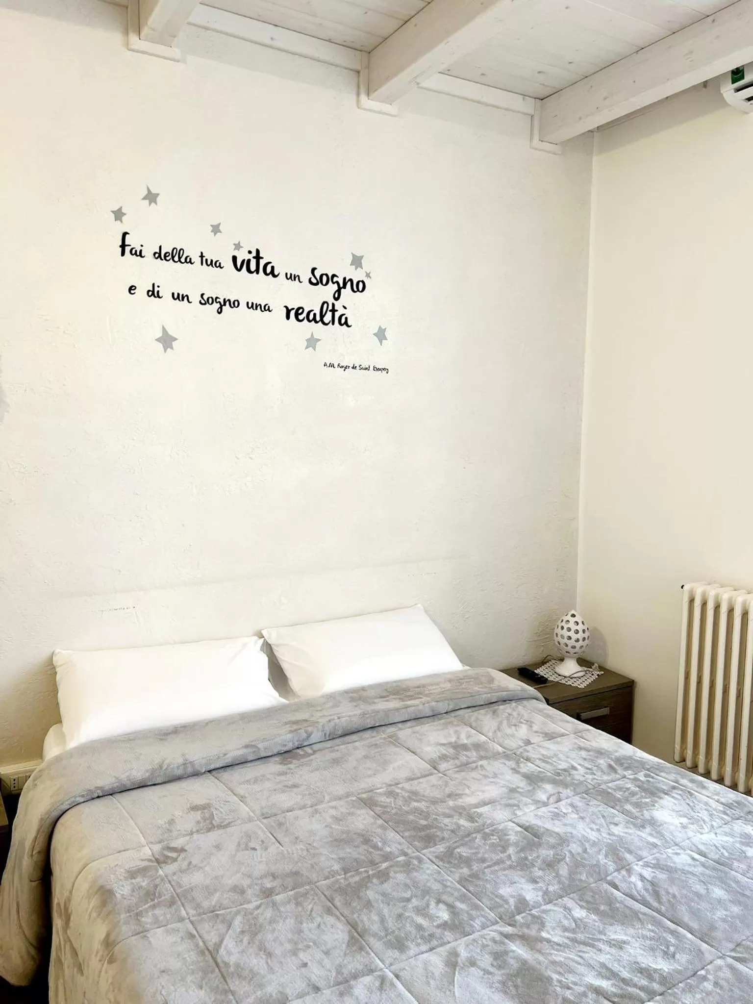 Photo of the whole room, Bed in Il Girasole