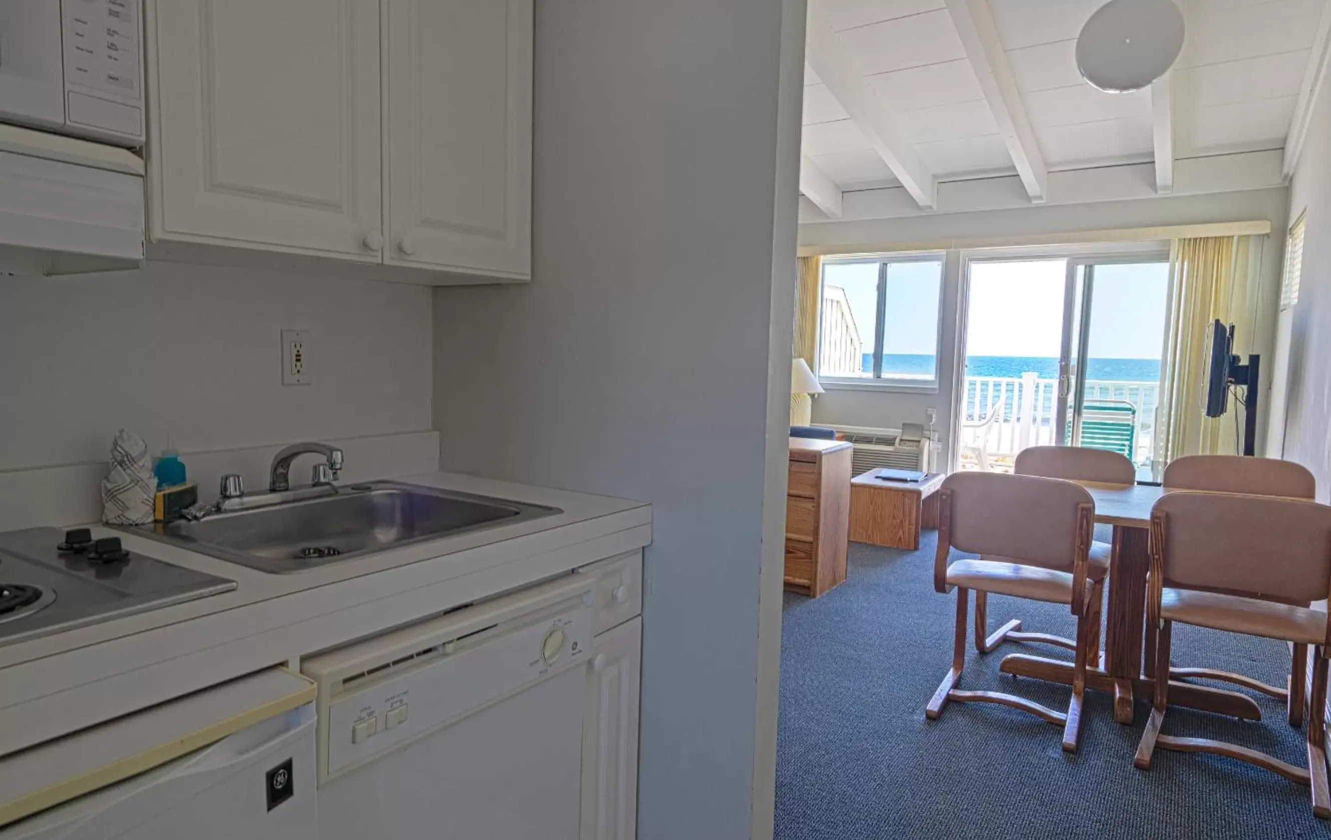 Kitchen/Kitchenette in Sea Crest