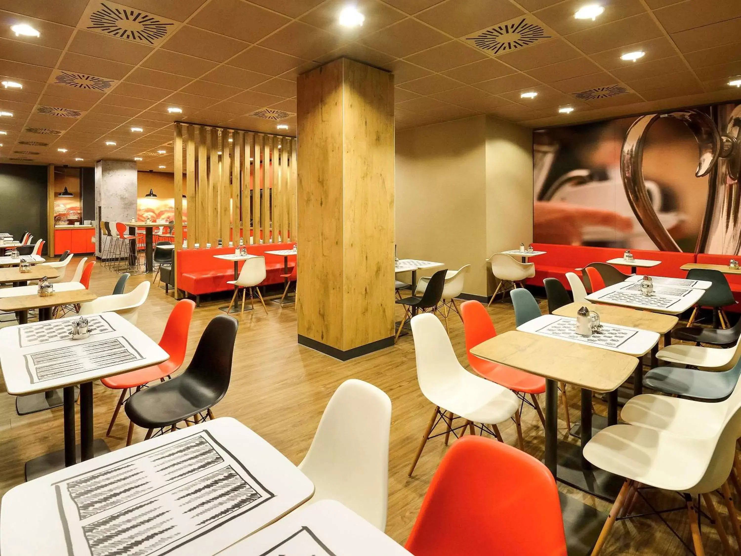 Restaurant/places to eat in Ibis Budapest City