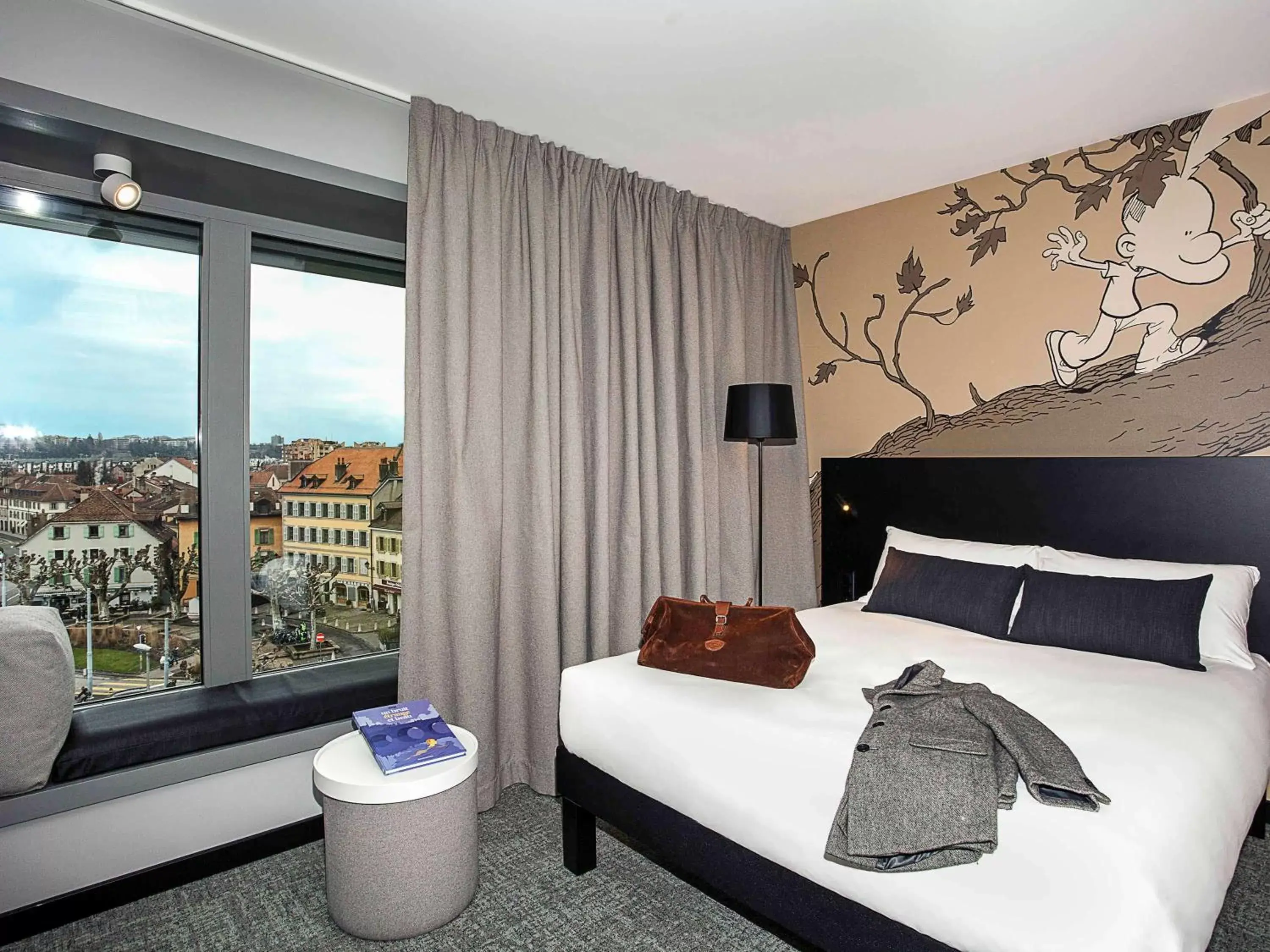 Photo of the whole room in ibis Styles Genève Carouge
