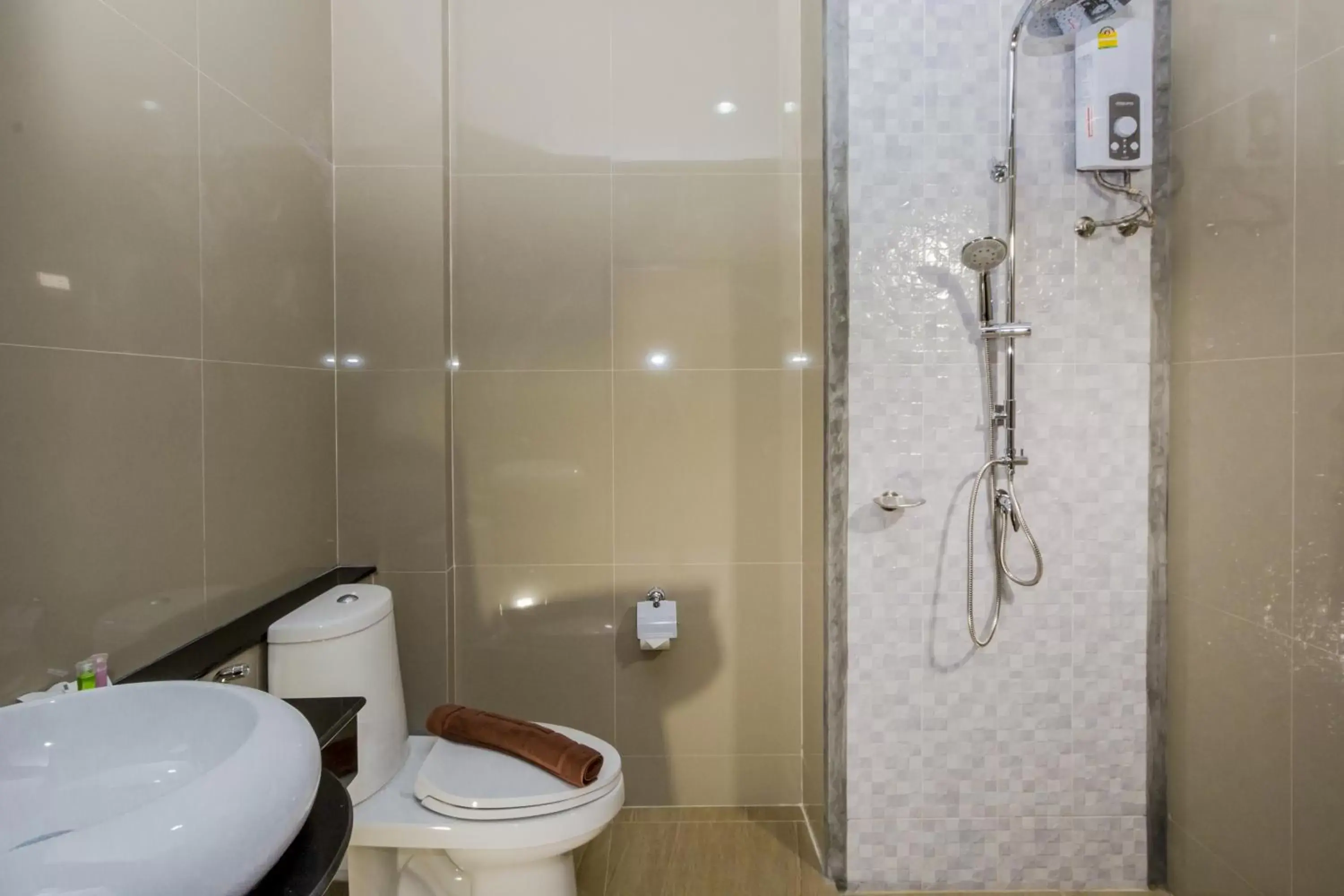 Shower, Bathroom in Andaman Pearl Resort