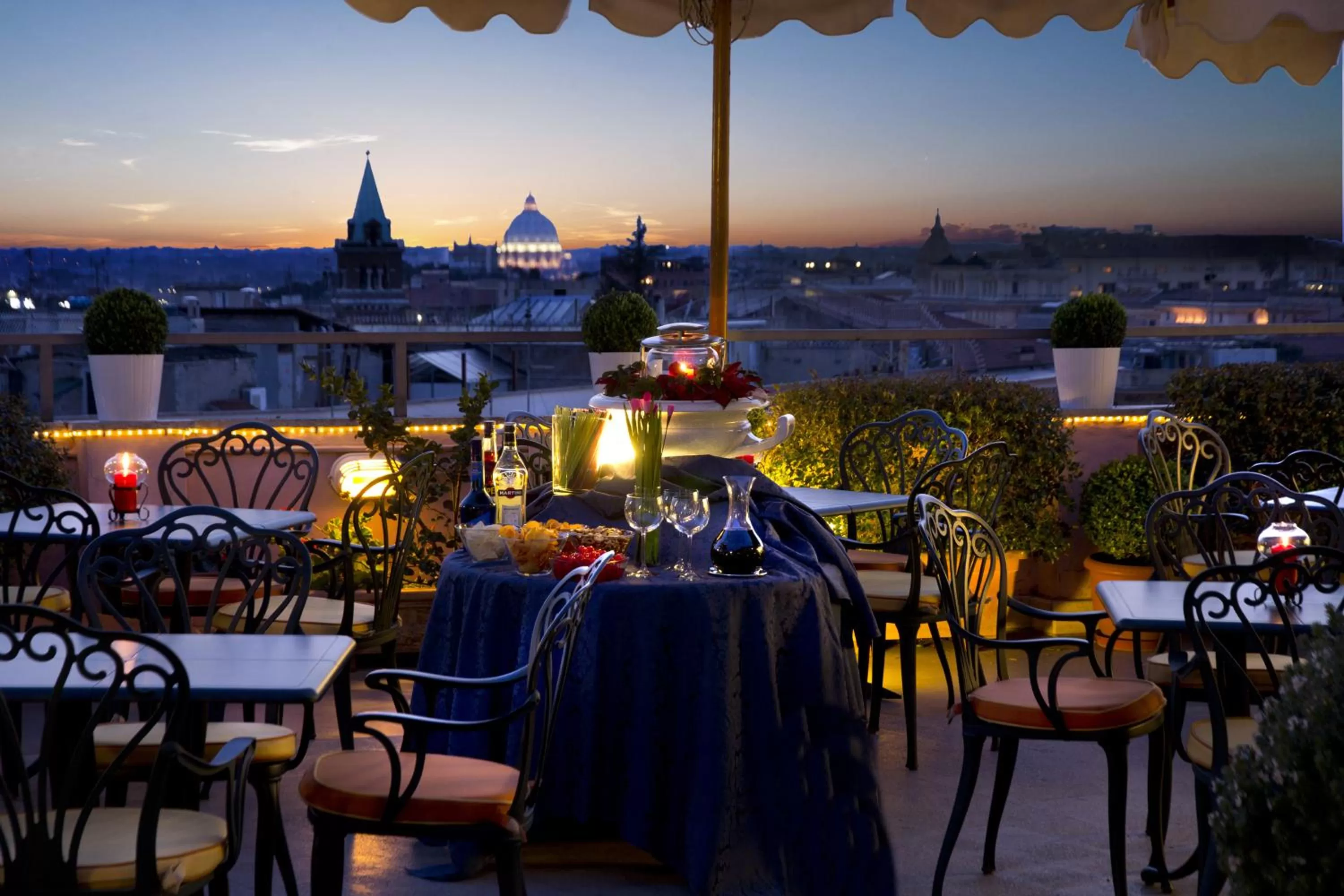 Lounge or bar in Marcella Royal Hotel - Rooftop Garden