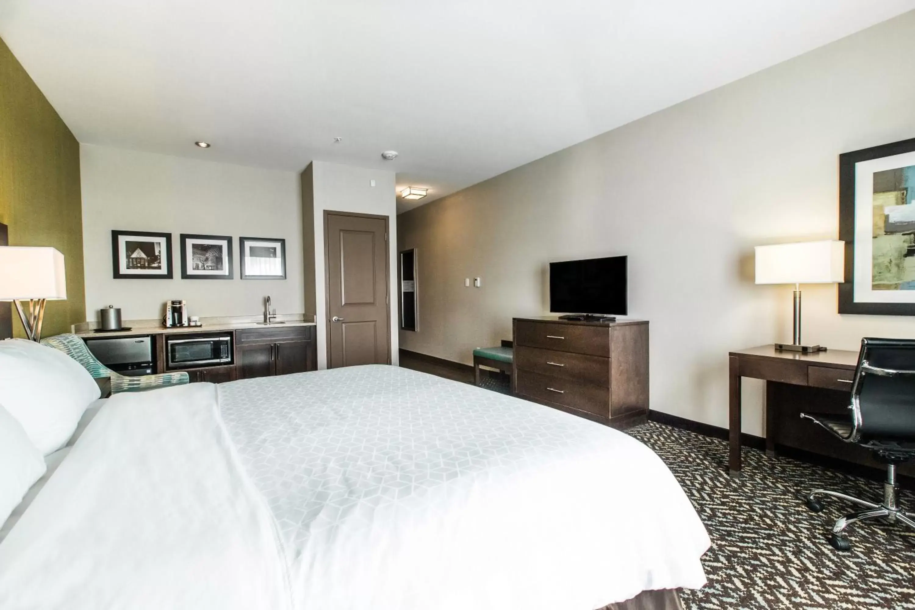 Photo of the whole room, TV/Entertainment Center in Holiday Inn Express & Suites Spruce Grove - Stony Plain, an IHG Hotel