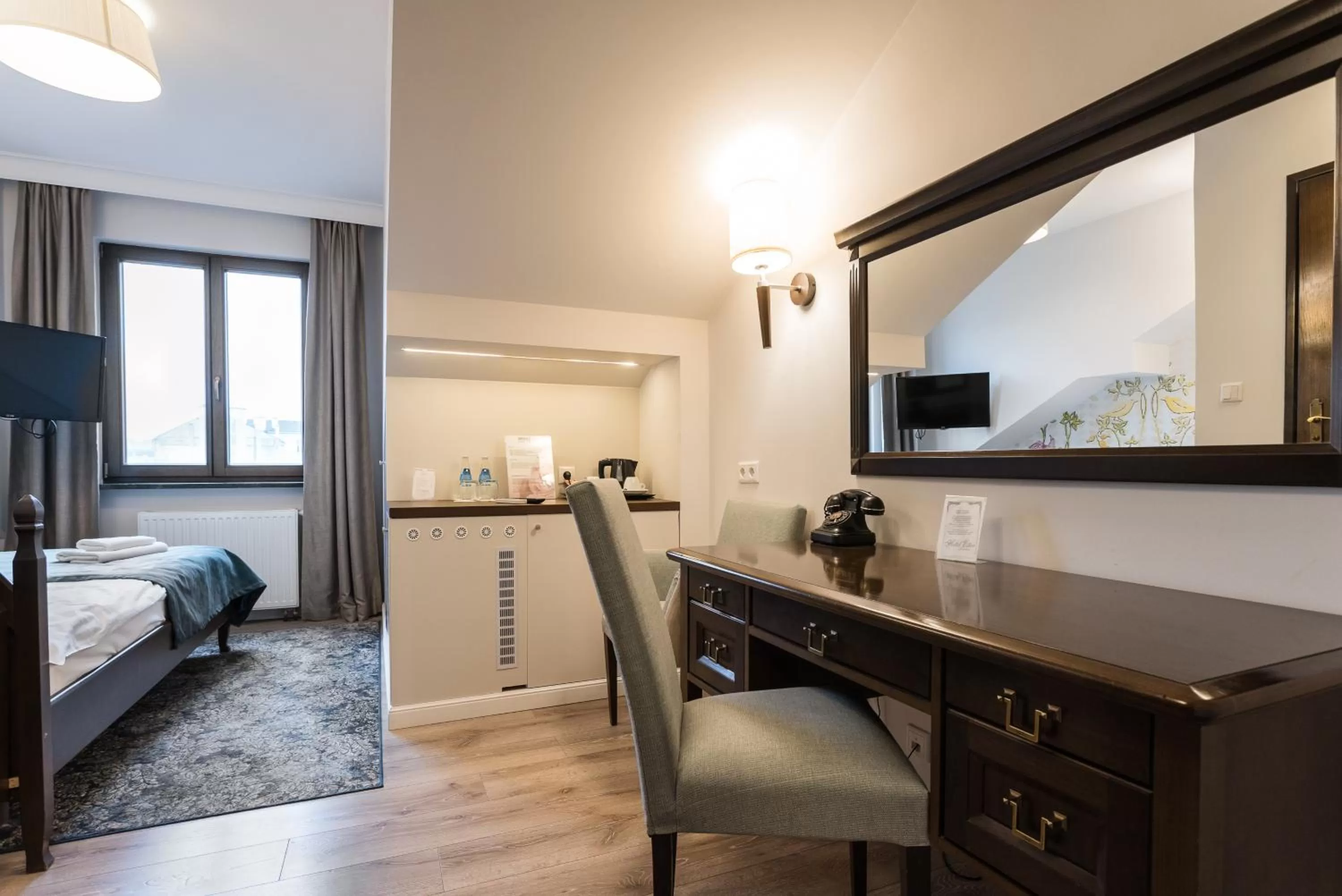 Seating area, Bed in Hotel Ester