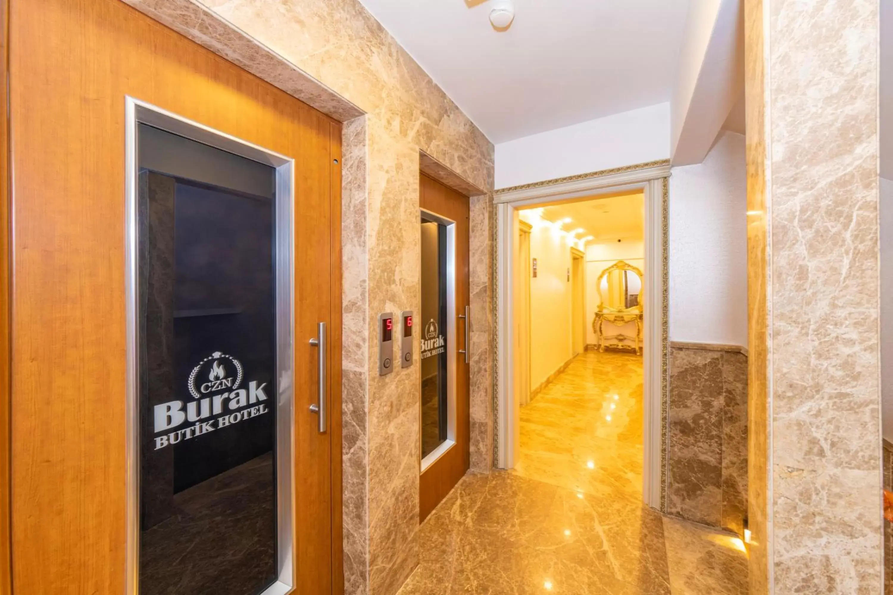 Property building in Almadina Hotel Istanbul Property building in Almadina Hotel Istanbul