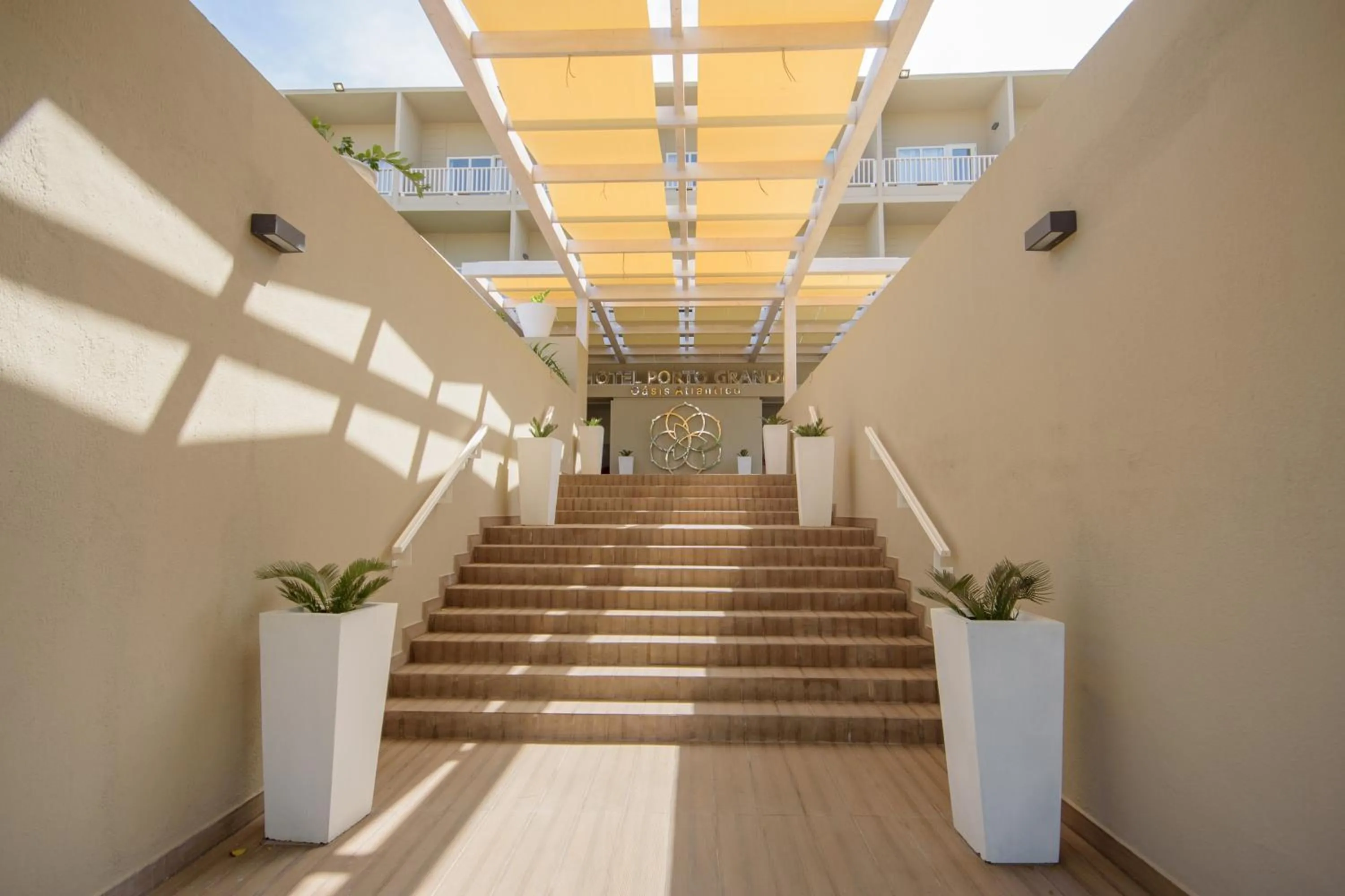 Facade/entrance in Oasis Porto Grande