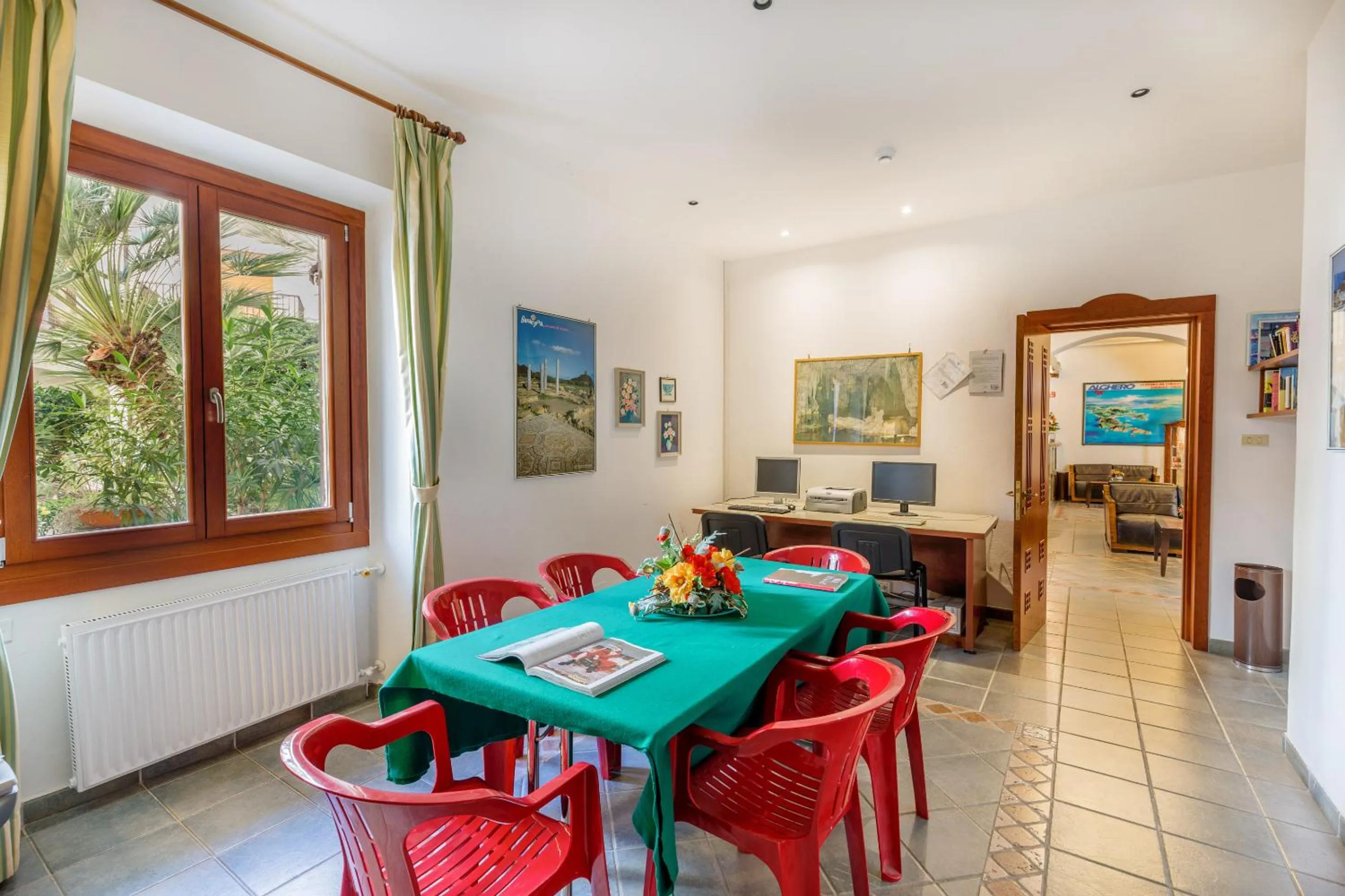 Library in Hotel El Balear