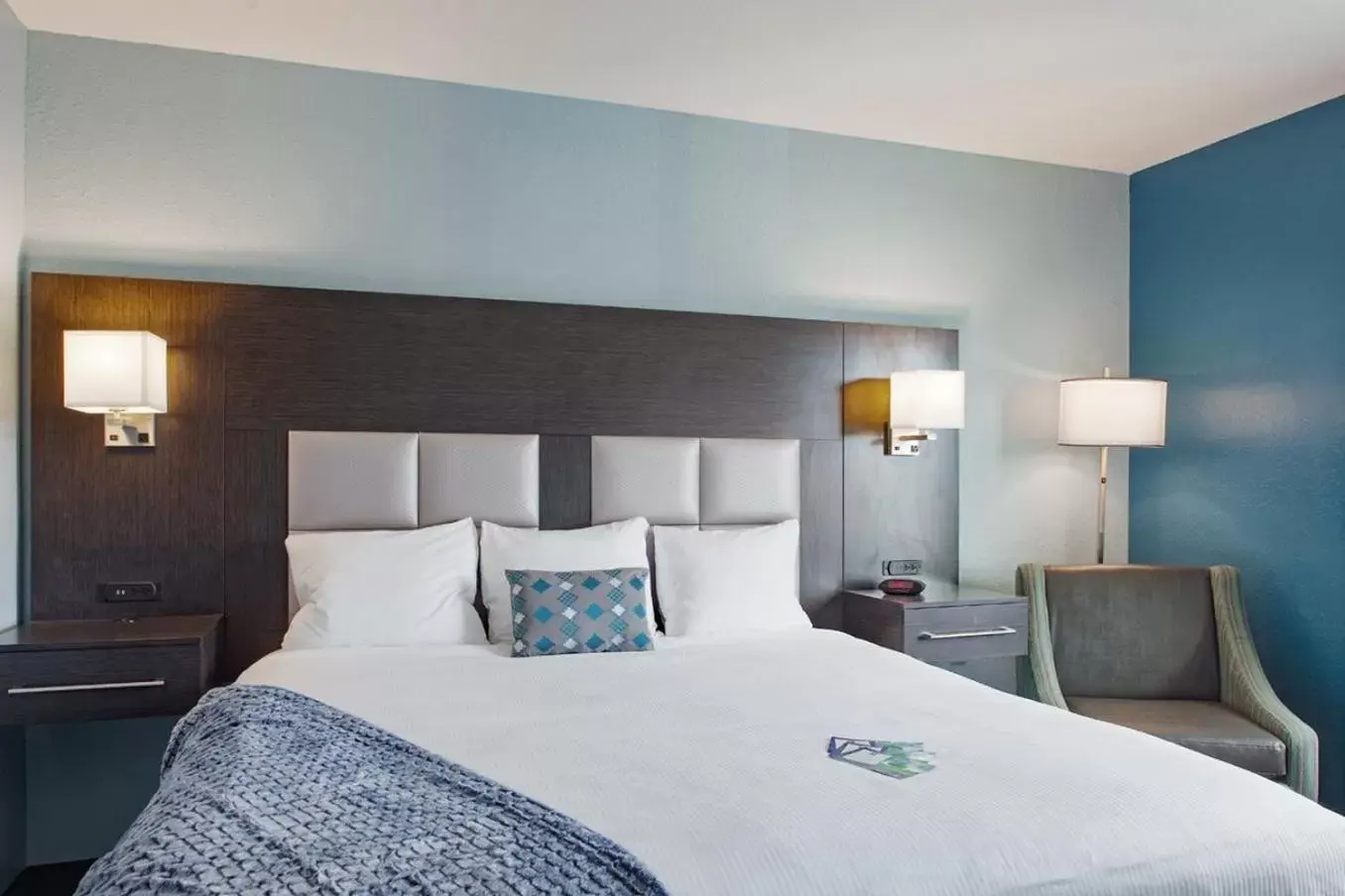 Bed in Iris Garden Inn Bed in Iris Garden Inn